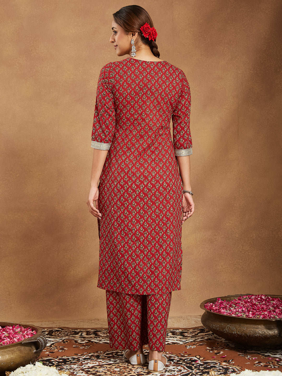 Janasya Dark Cotton Floral Straight Kurta Set 