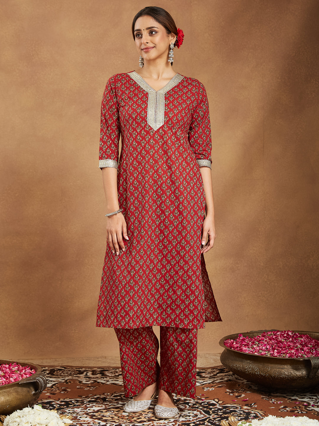 Janasya Dark Cotton Floral Straight Kurta Set 