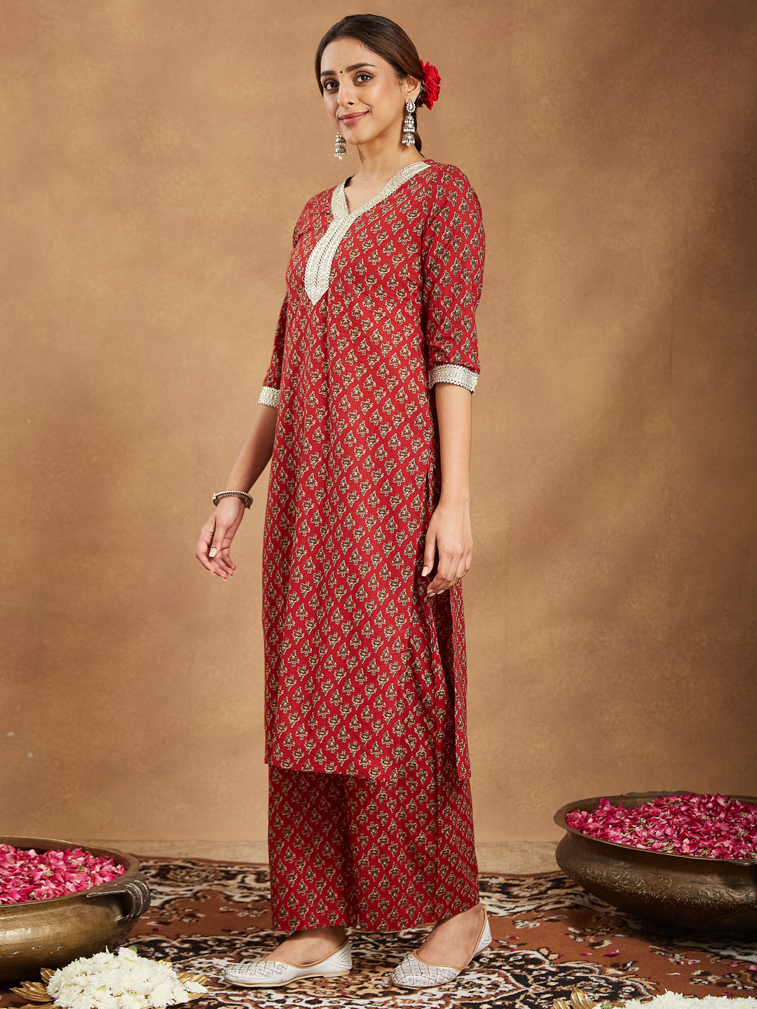 Janasya Dark Cotton Floral Straight Kurta Set 