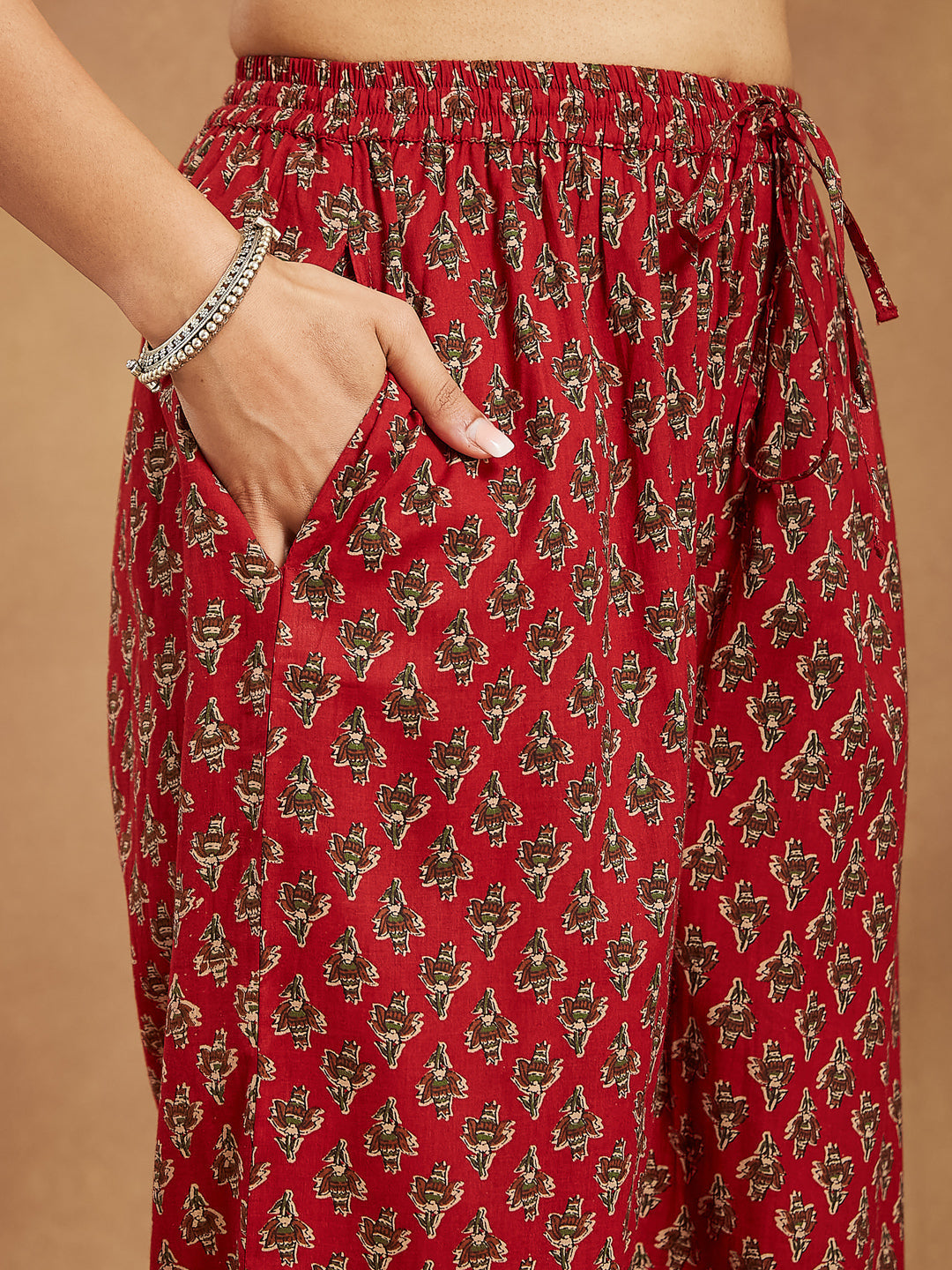 Janasya Dark Cotton Floral Straight Kurta Set 