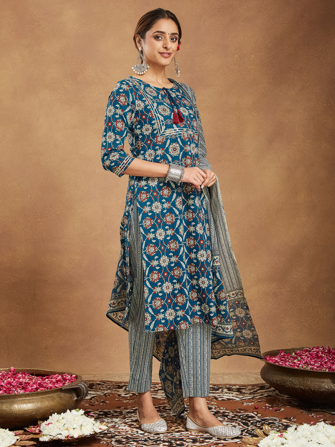 Janasya Bright Cotton Floral Straight Kurta Set 