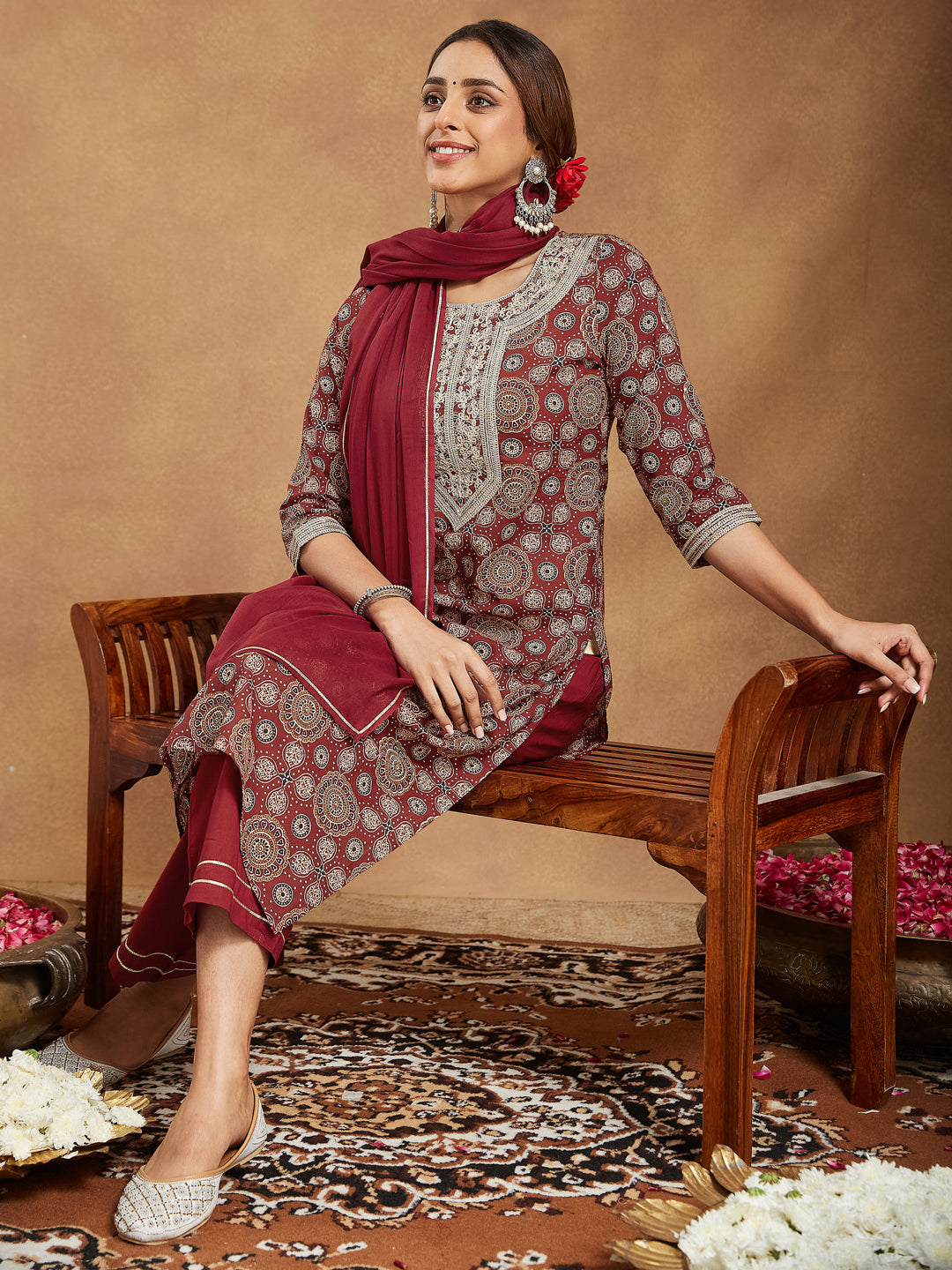 Janasya Dark Cotton Ethnic Motifs Straight Kurta Set 