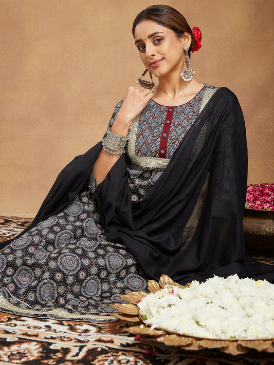Janasya Dark Cotton Ajrakh Straight Kurta Set 