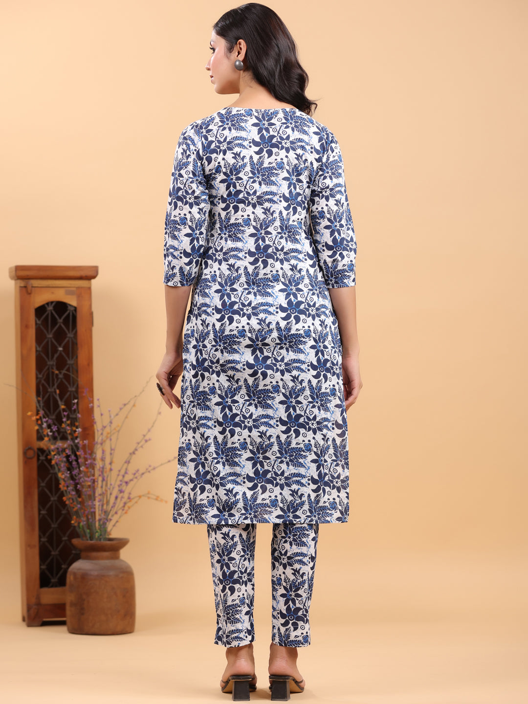 Janasya Light Cotton Floral Straight Kurta Set 