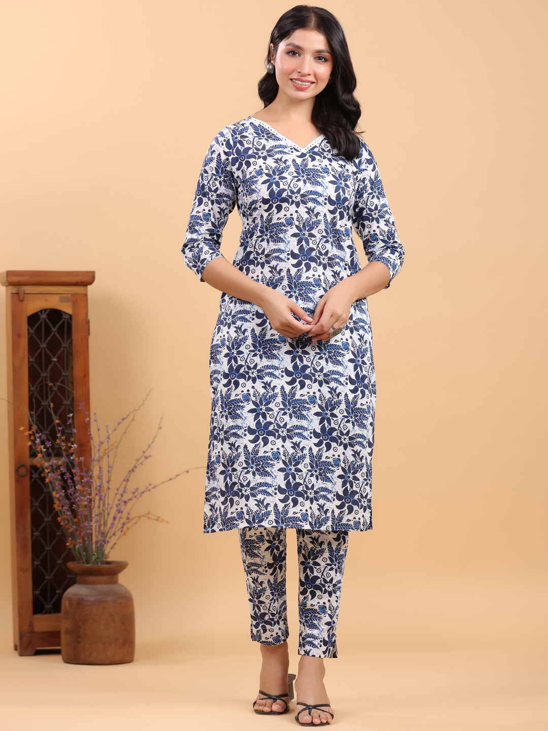 Janasya Light Cotton Floral Straight Kurta Set 