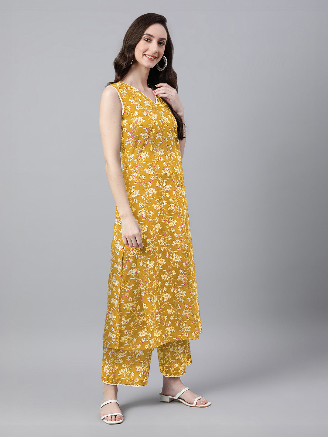 Janasya Bright Cotton Floral Straight Kurta Set 