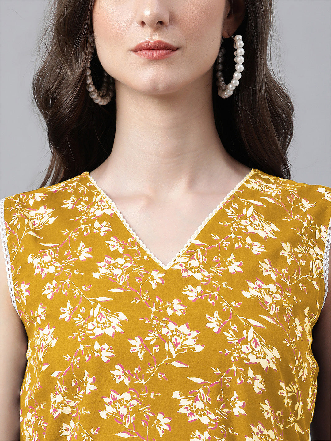Janasya Bright Cotton Floral Straight Kurta Set 