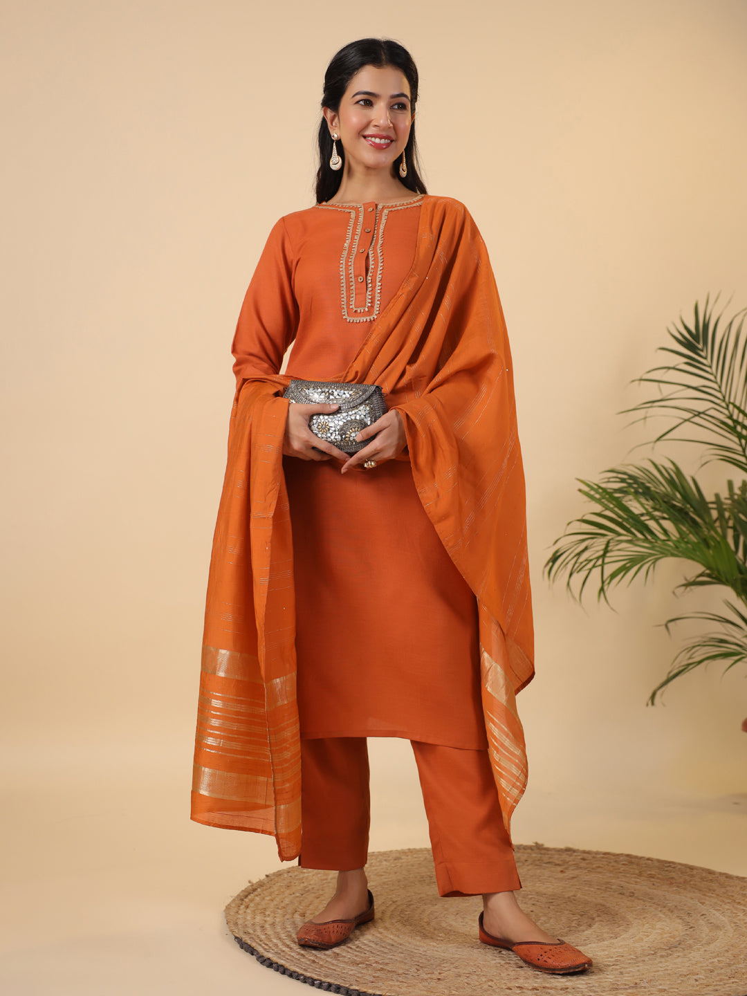 Janasya Dark Cotton Blend Yoke Design Straight Kurta Set 