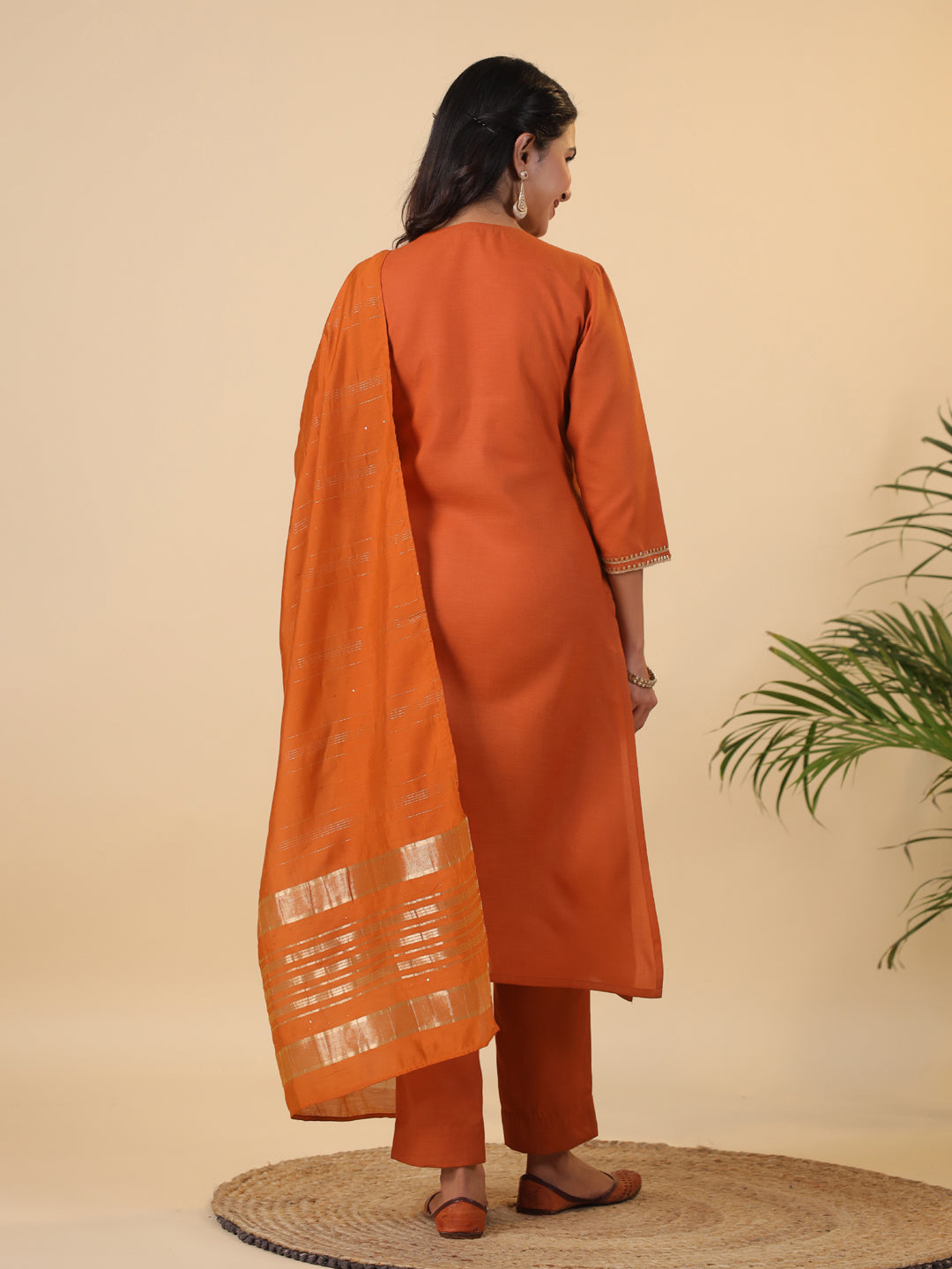 Janasya Dark Cotton Blend Yoke Design Straight Kurta Set 