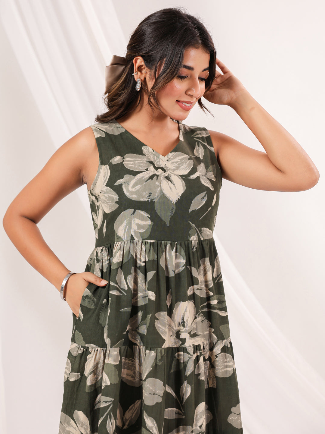 Janasya Dark Cotton Floral Tiered Dress 