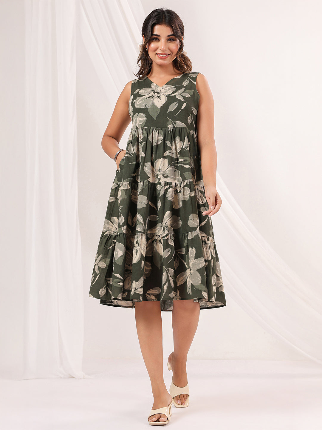 Janasya Dark Cotton Floral Tiered Dress 