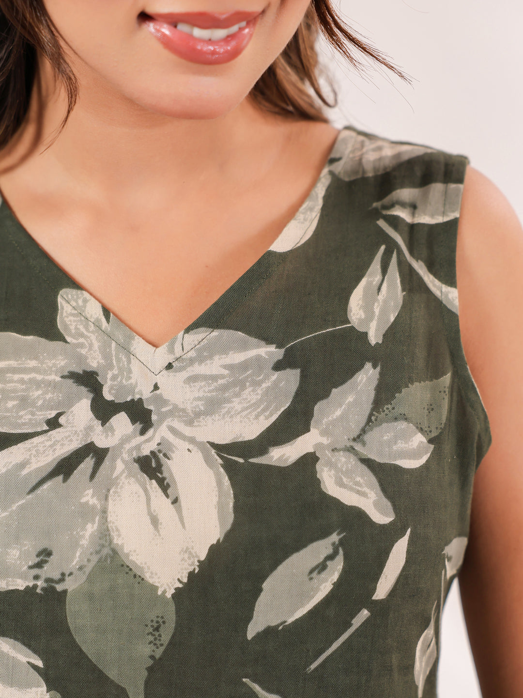 Janasya Dark Cotton Floral Tiered Dress 