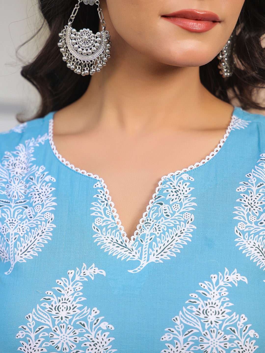 Janasya Light Cotton Ethnic Motifs Straight Kurta Set 