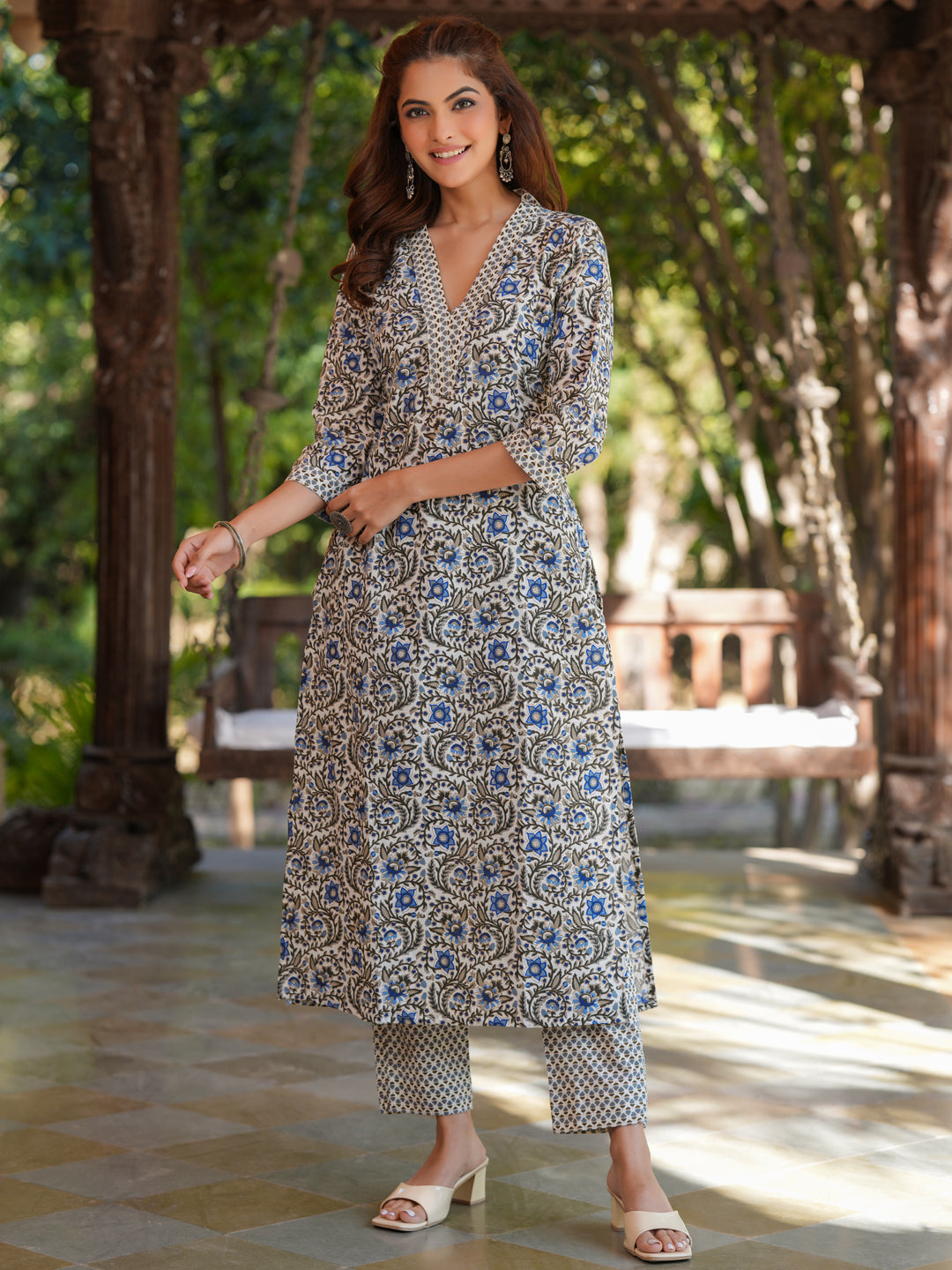 Janasya Light Cotton Floral Straight Kurta Set 