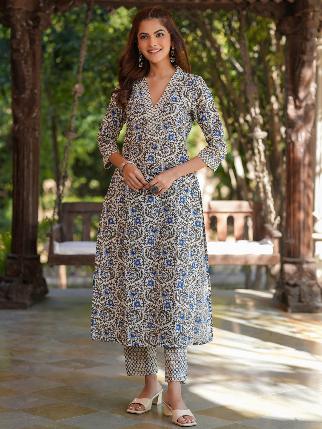 Janasya Light Cotton Floral Straight Kurta Set 