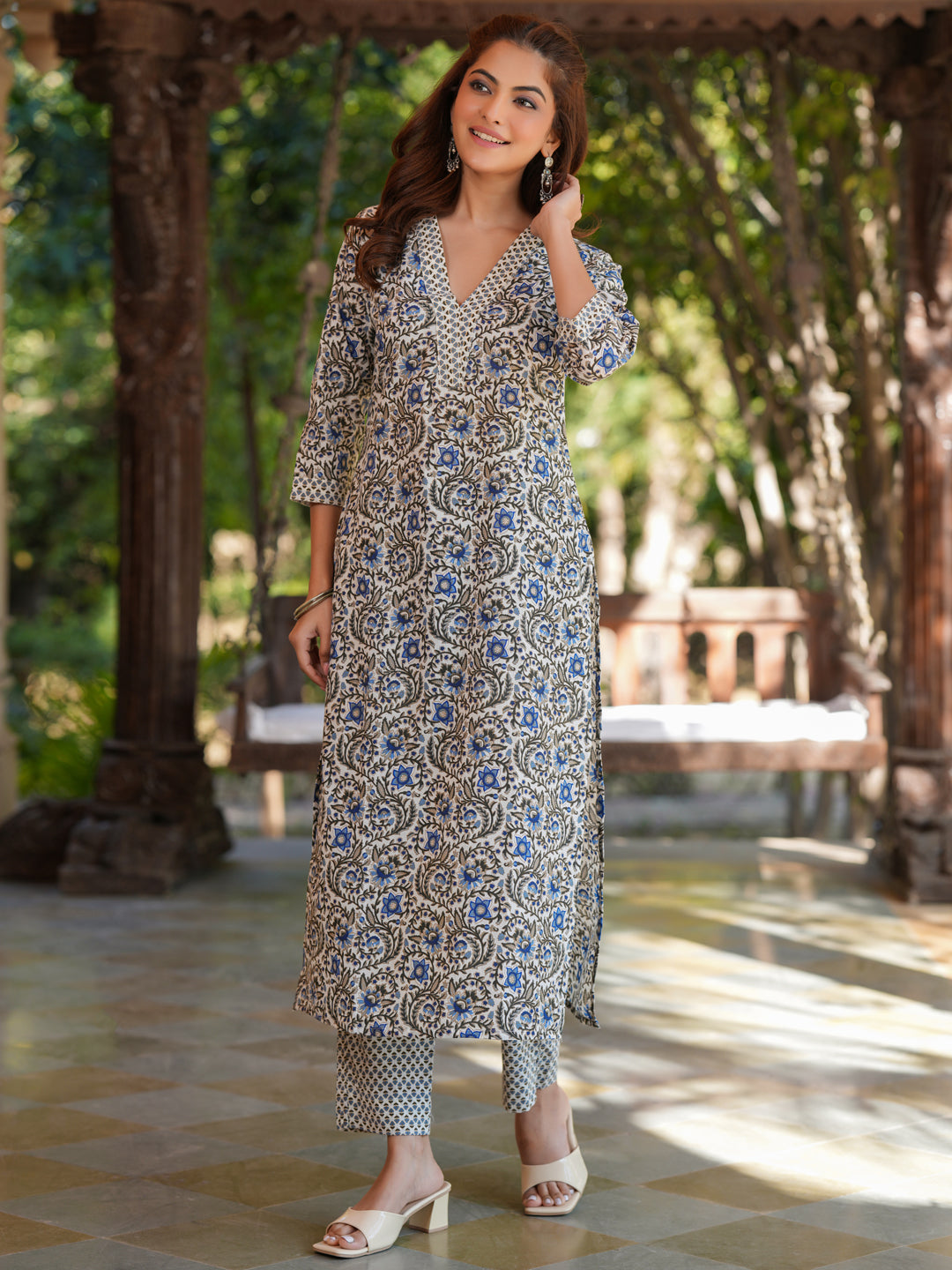 Janasya Light Cotton Floral Straight Kurta Set 