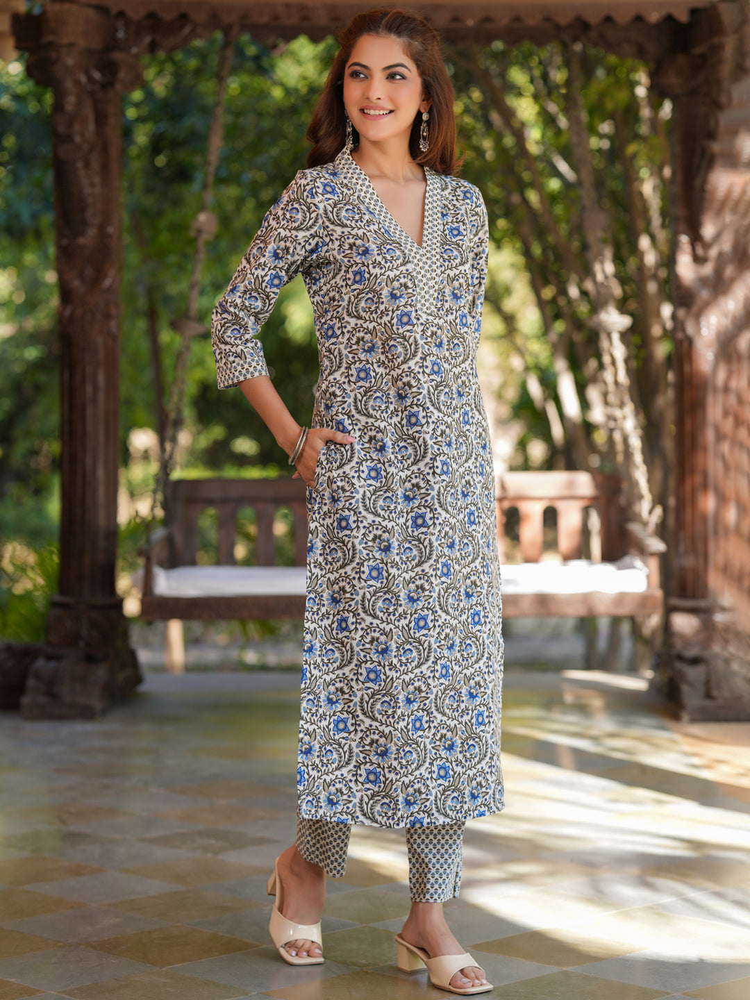 Janasya Light Cotton Floral Straight Kurta Set 
