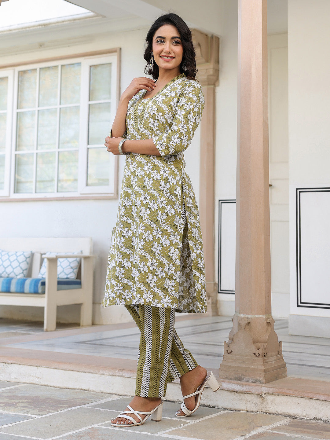 Janasya Dark Cotton Floral Straight Kurta Set 