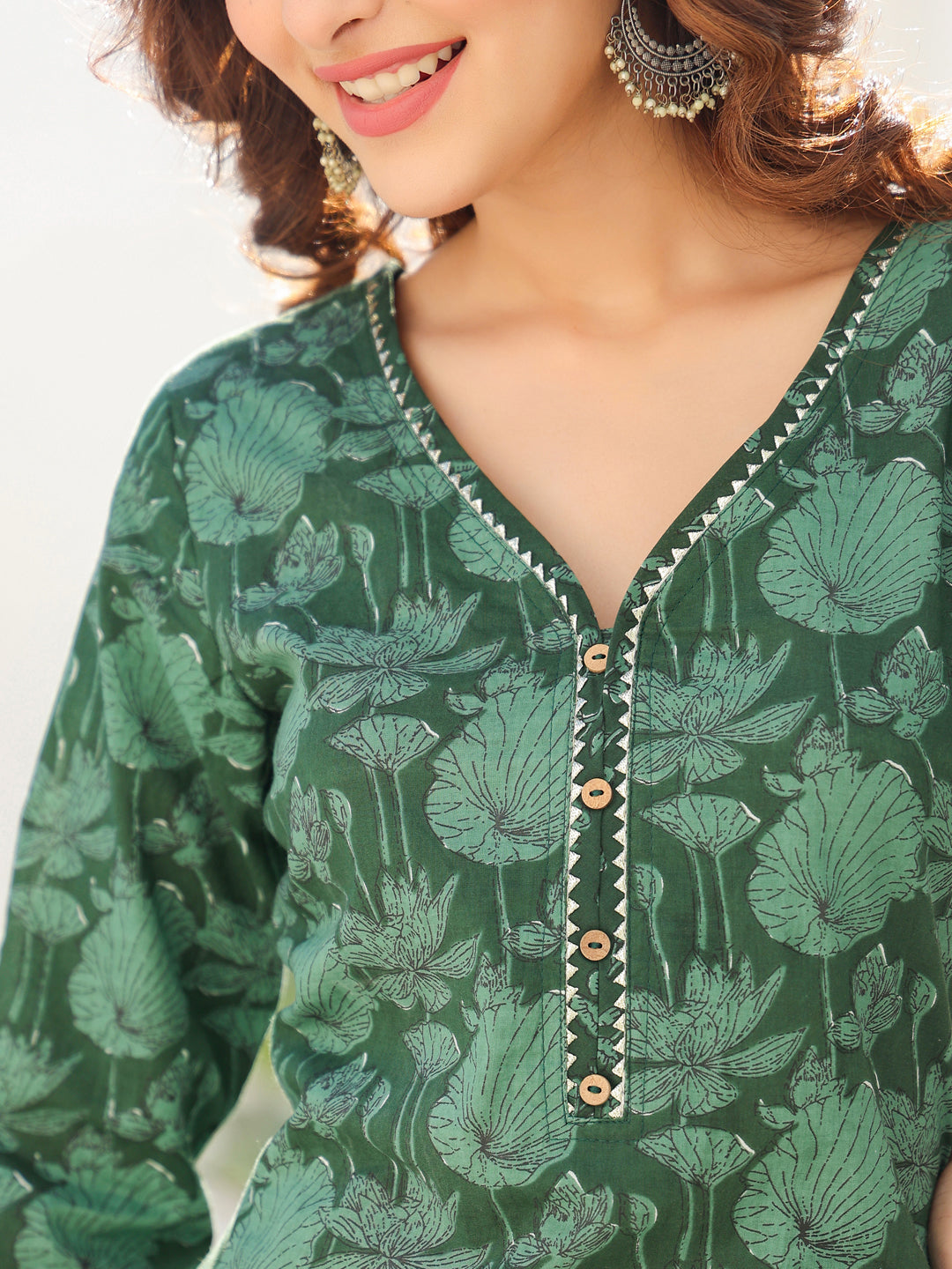 Janasya Dark Cotton Floral Straight Kurta Set 