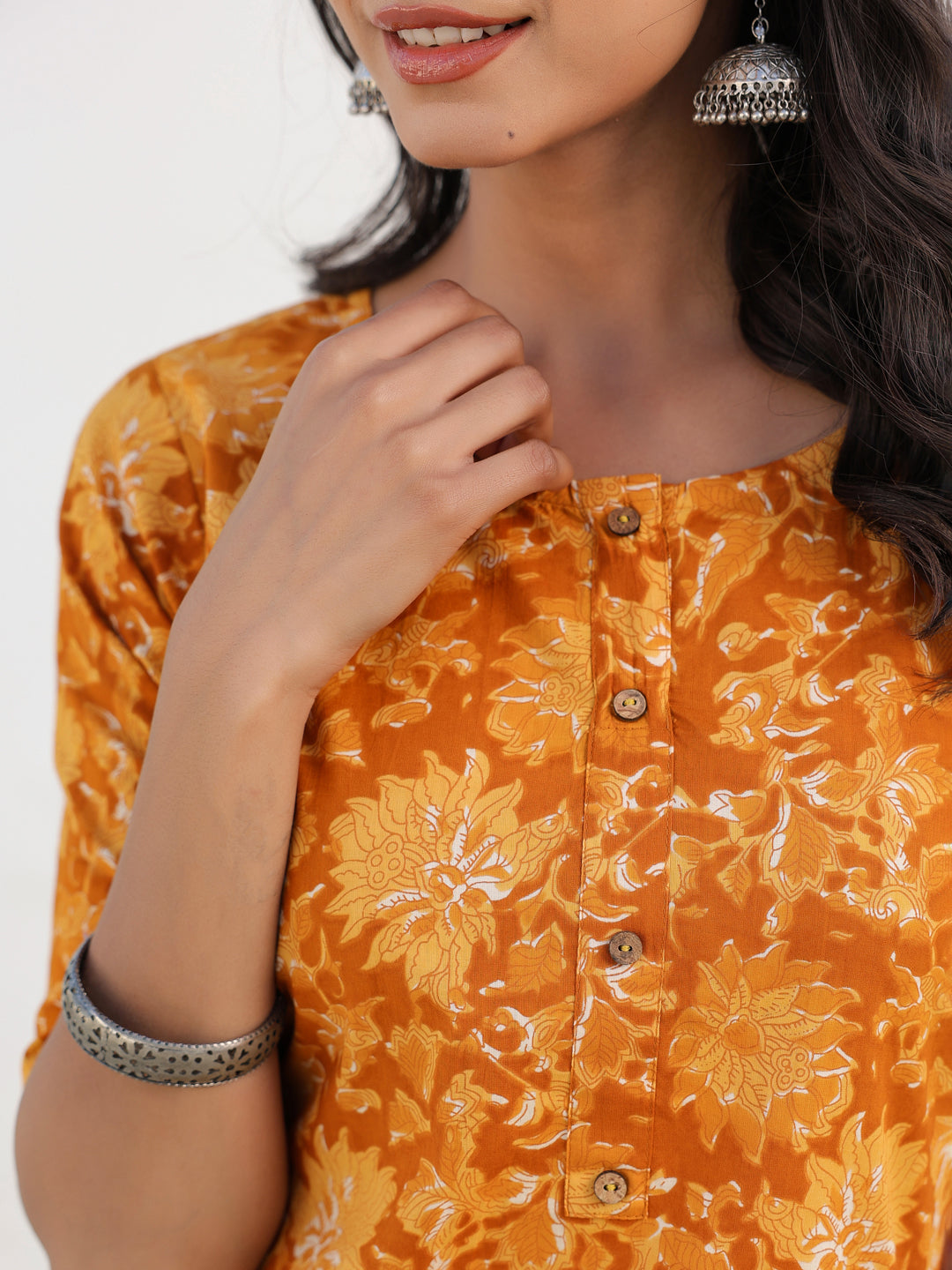 Janasya Bright Cotton Floral Straight Kurta Set 
