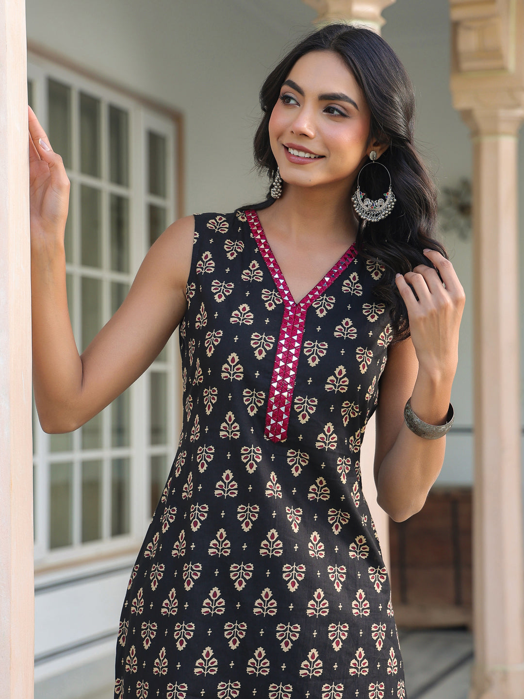 Janasya Dark Cotton Floral Straight Kurta Set 