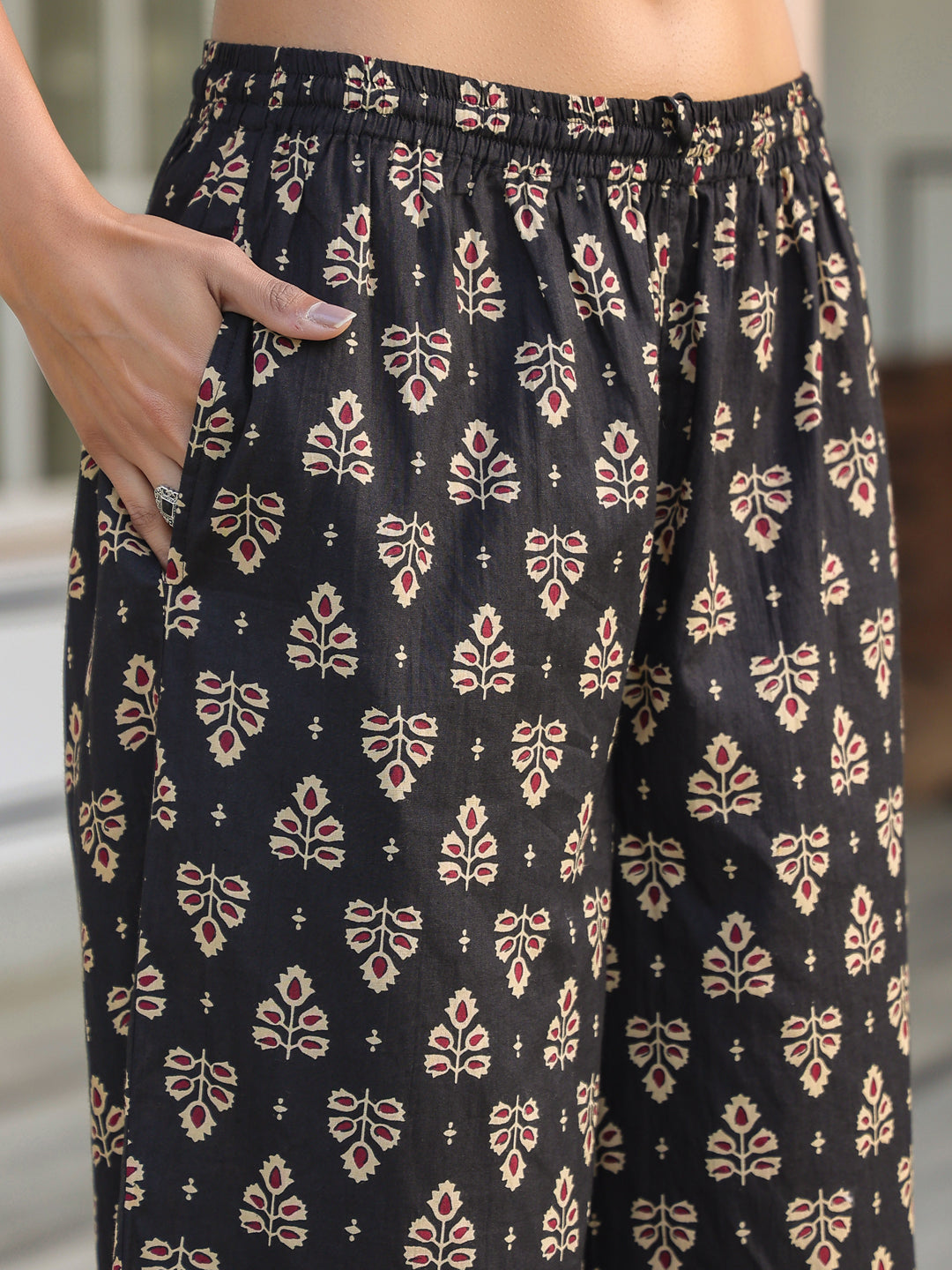 Janasya Dark Cotton Floral Straight Kurta Set 