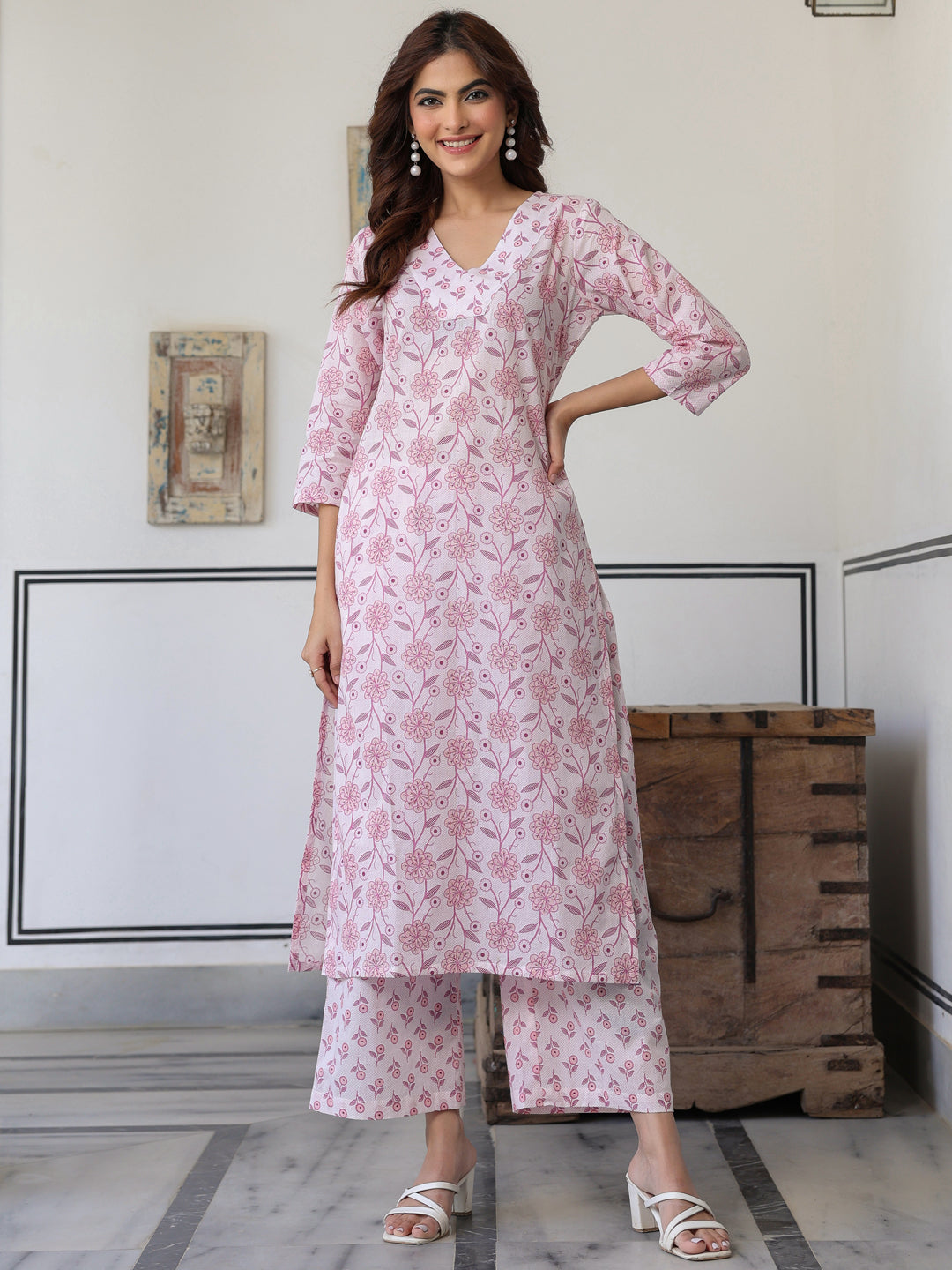 Janasya Light Cotton Floral Straight Kurta Set 