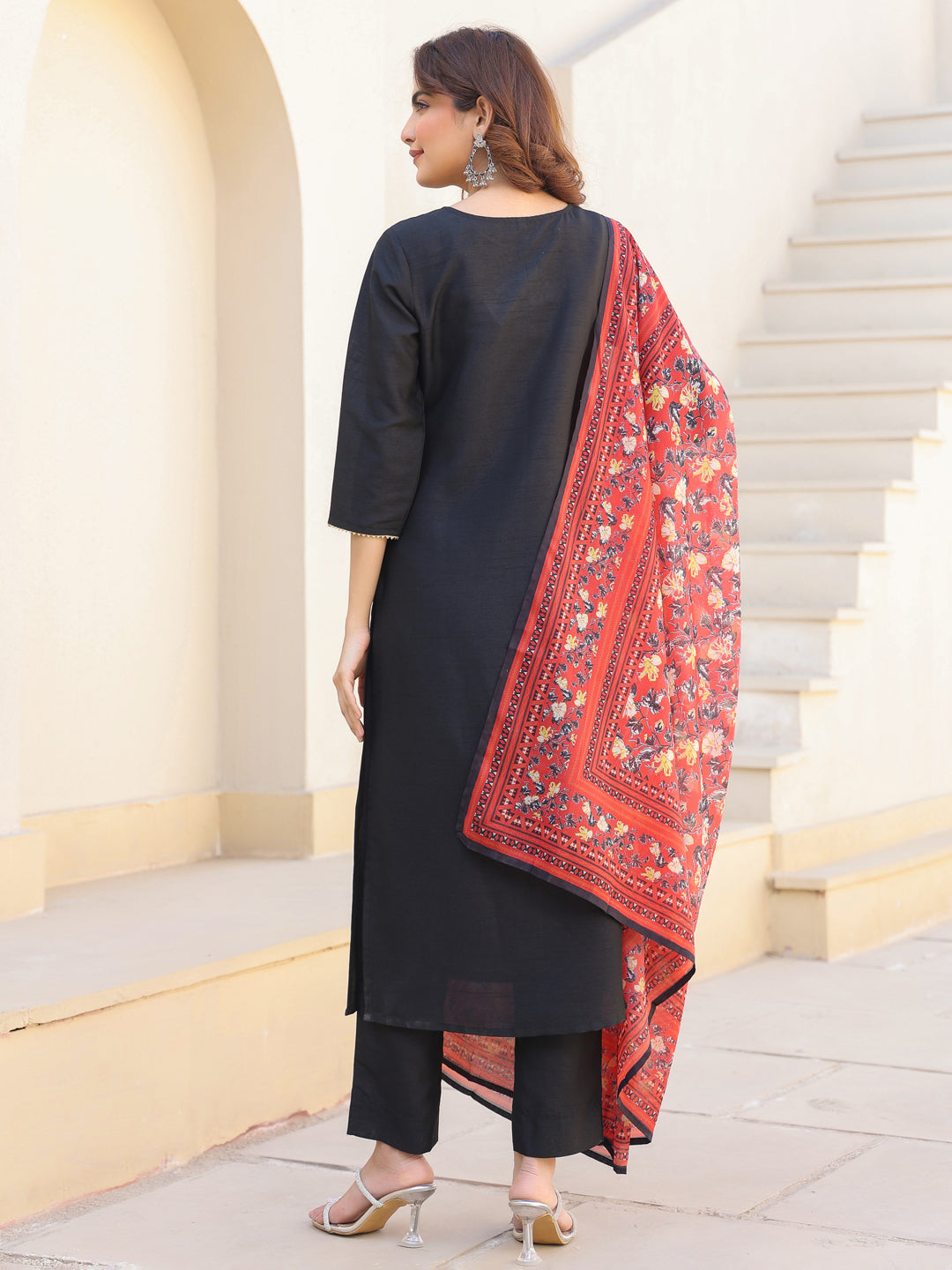 Janasya Dark Silk Blend Solid Straight Kurta Set 