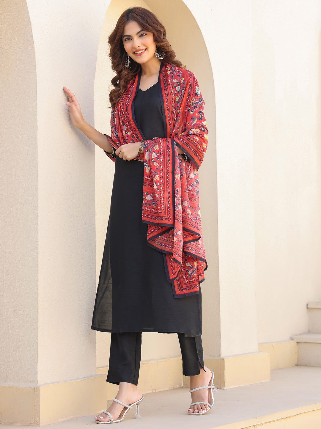 Janasya Dark Silk Blend Solid Straight Kurta Set 