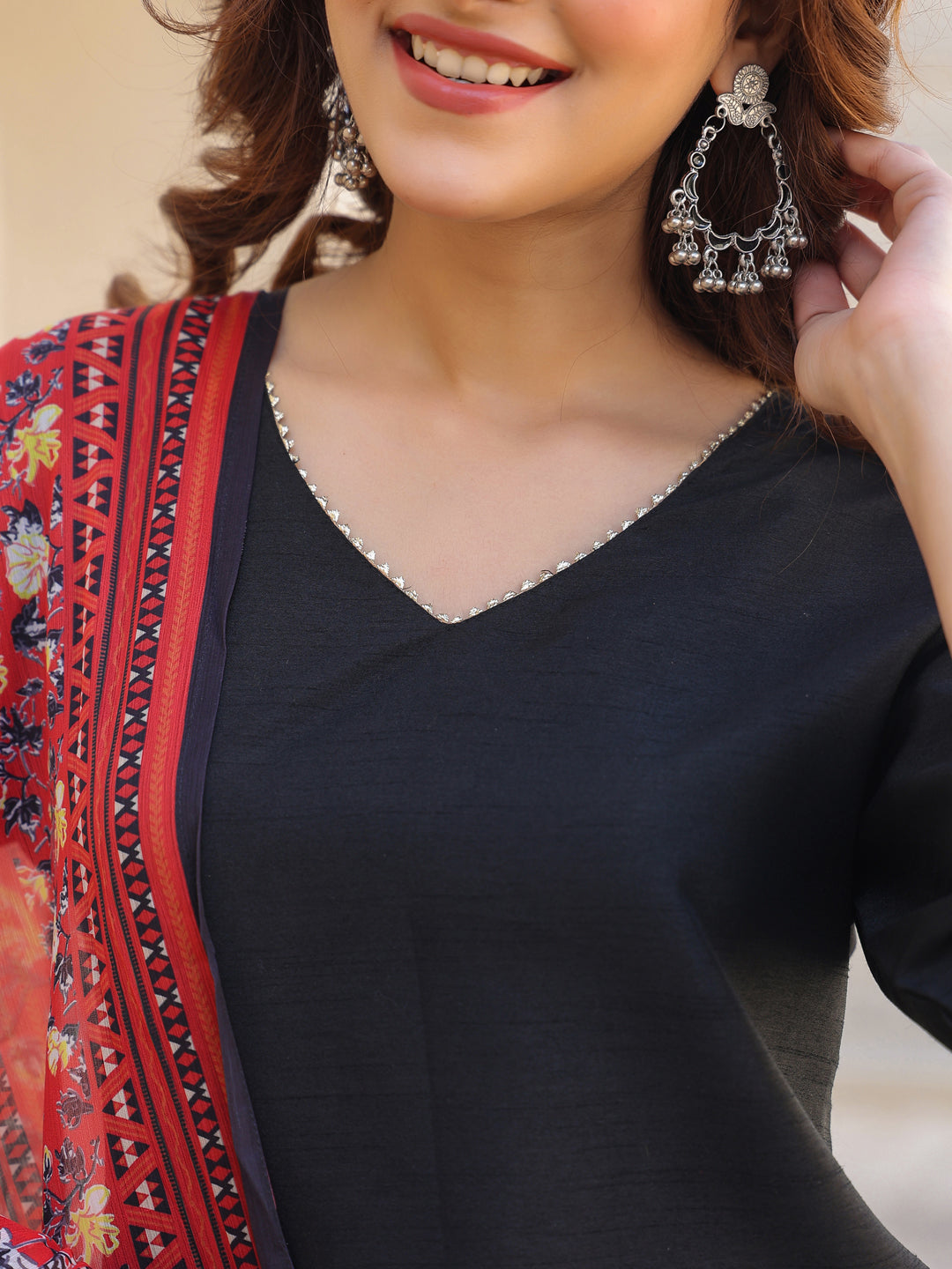 Janasya Dark Silk Blend Solid Straight Kurta Set 