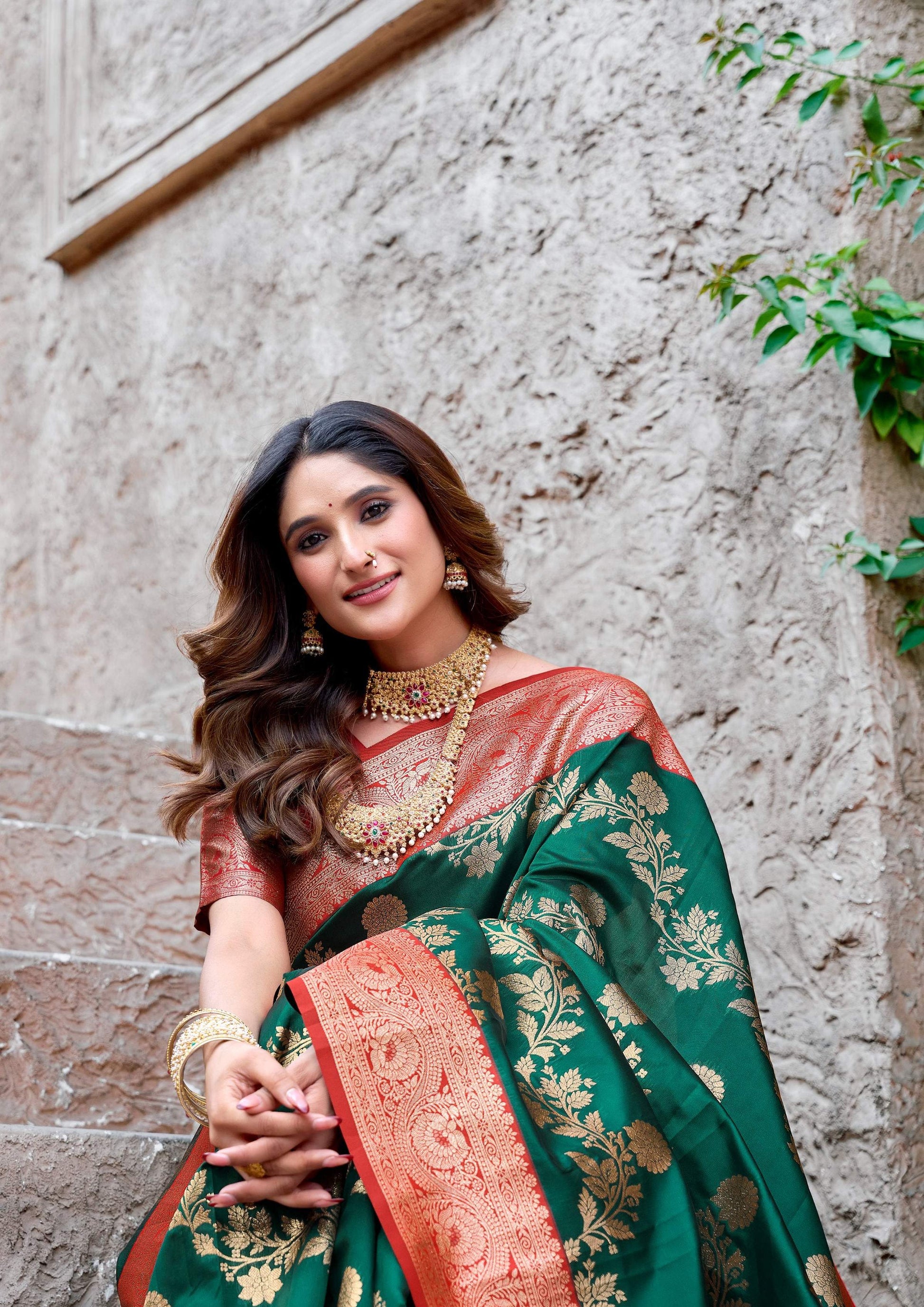 Jyoti Fashion Women's Bottle Green Silk Zari Woven Saree with Blouse