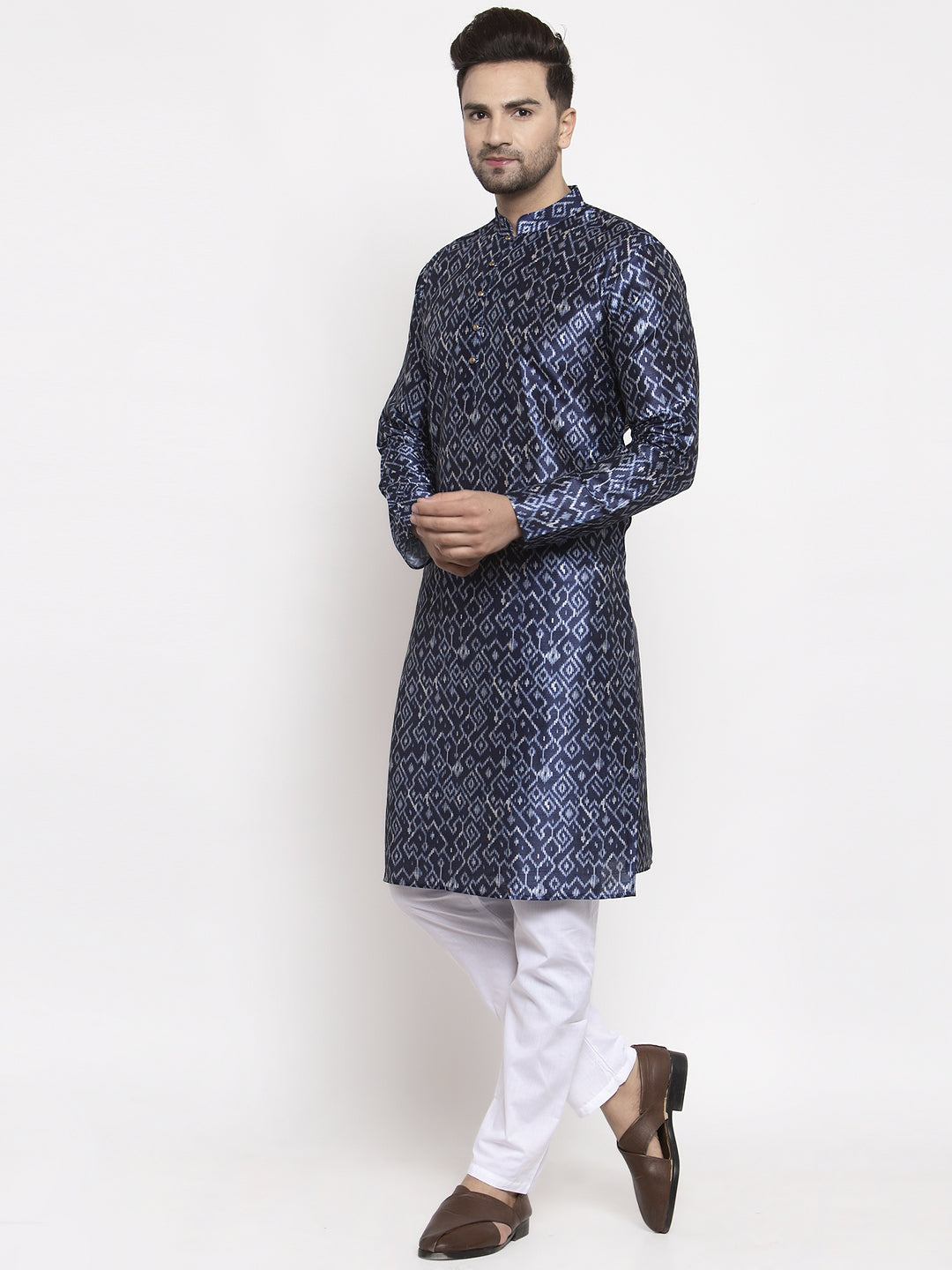 Jompers Men Navy Blue & White Printed Kurta with Pyjamas