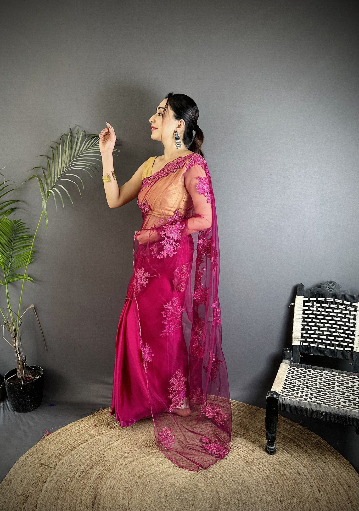 Joban Fashion Fuchsia Georgette Floral Embroidered Saree