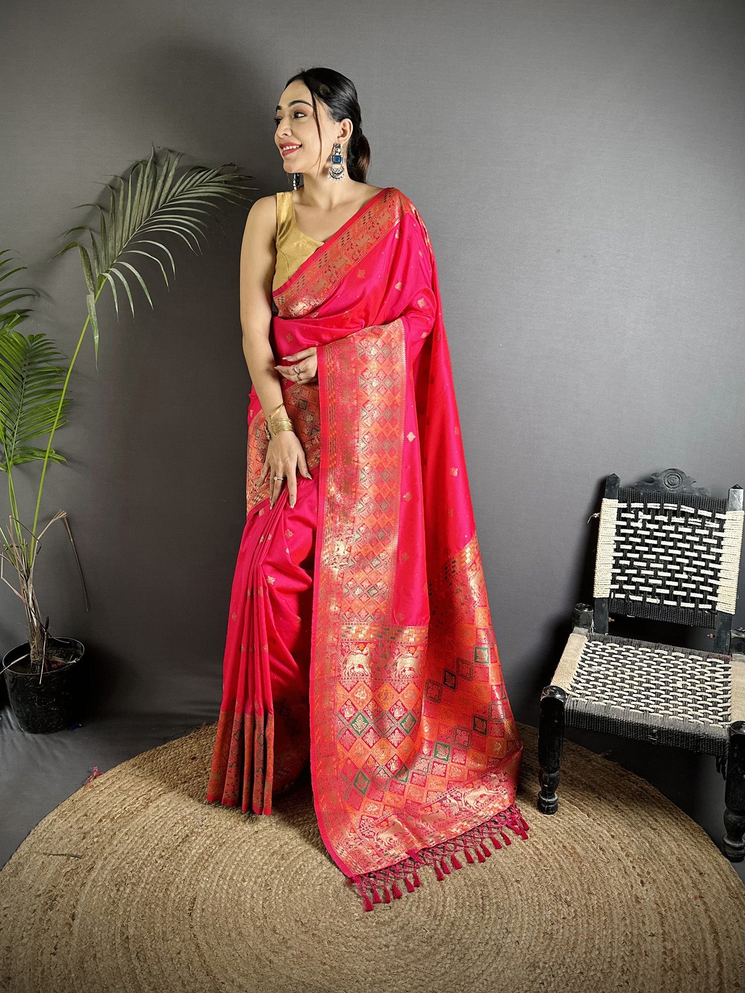 Joban Fashion Pink Soft Lichi Silk Multicolour Minakari Weaving Saree