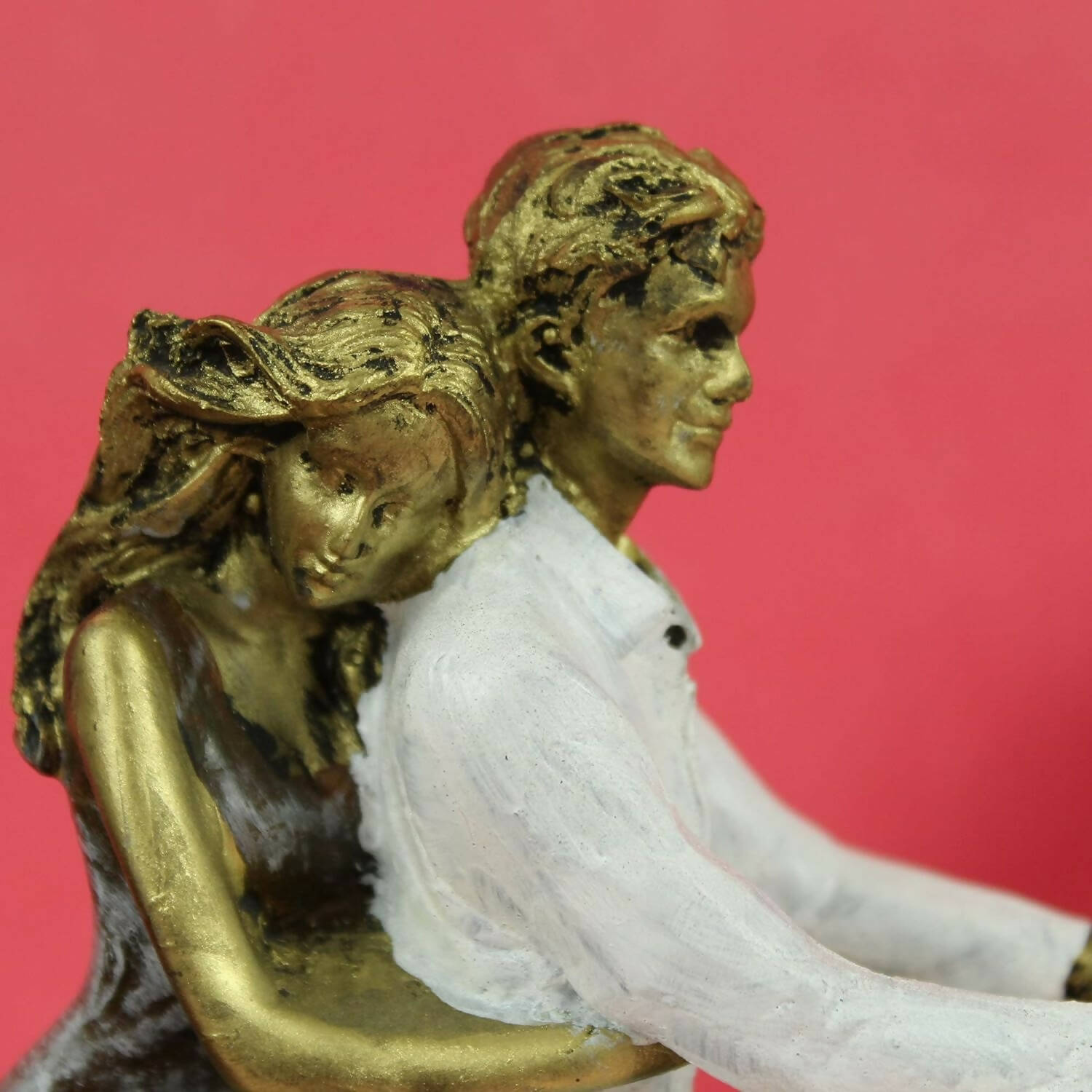 Tied Ribbons Romantic Love Couple On Scooter Showpiece Statue Decorative Items For Home 