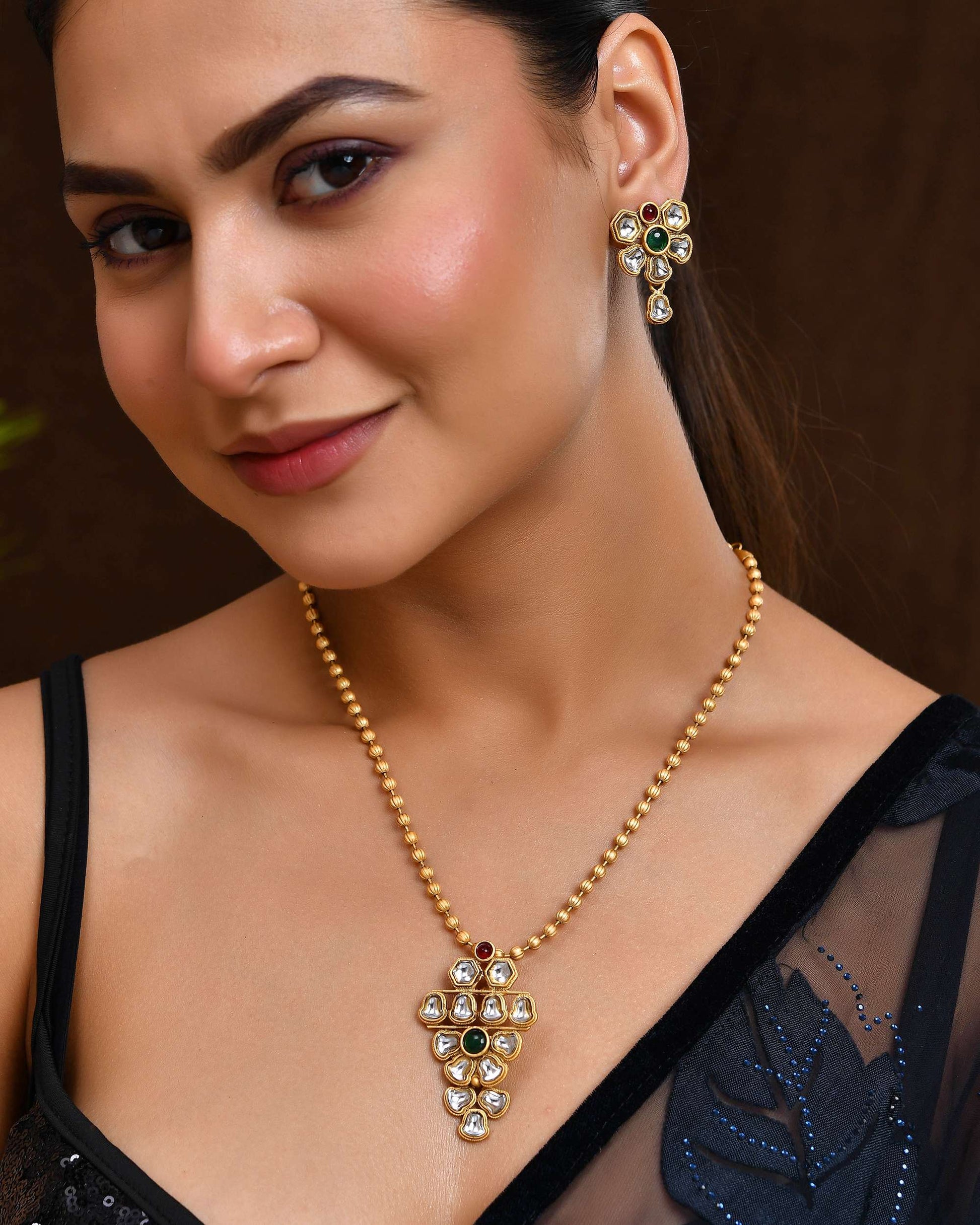 Jewels Nest Traditional Kundan Gold-Plated Jewellery Set with Mangalsutra & Earrings Jewels Nest