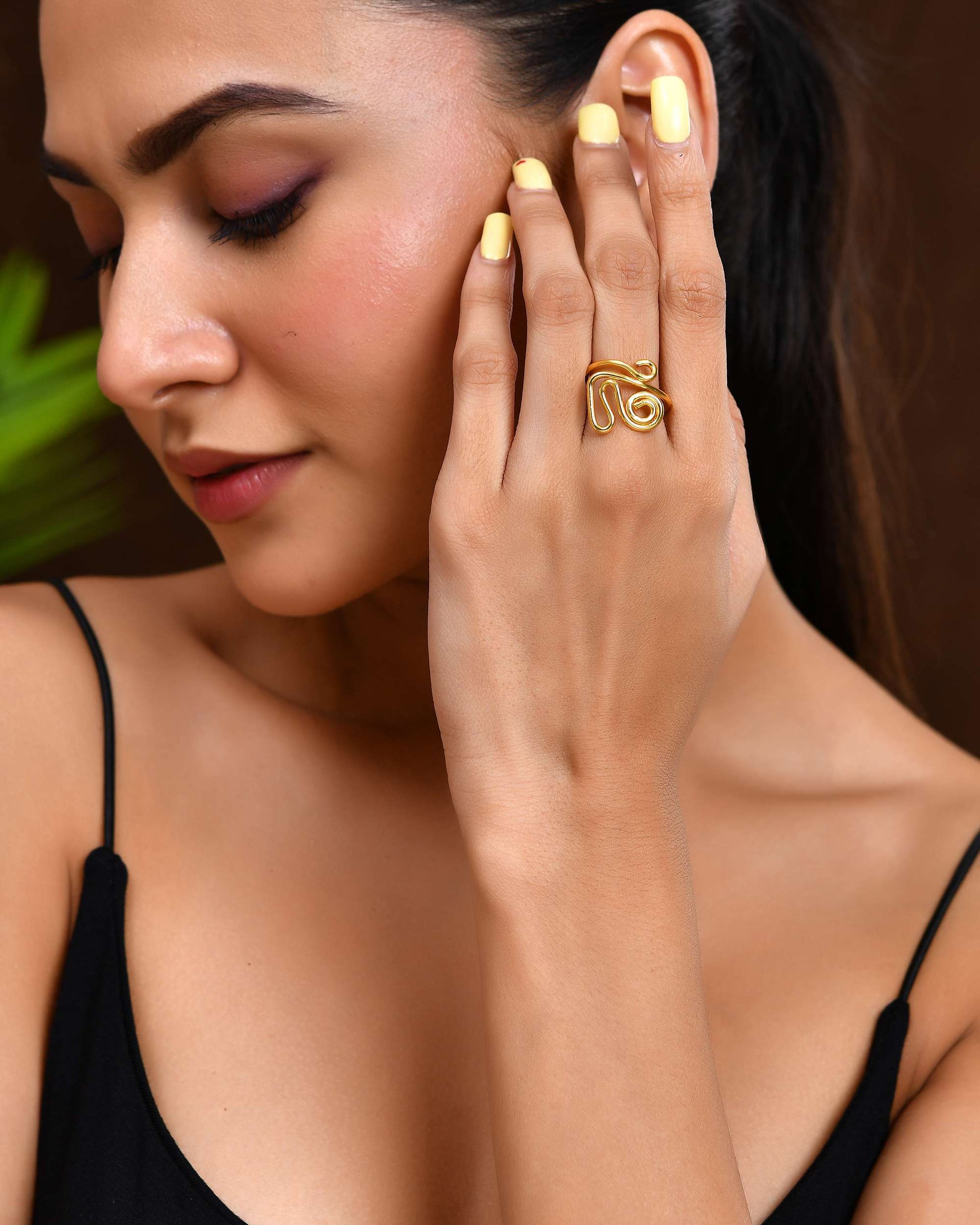 Jewels Nest Gold-Tone Adjustable Spiral Ring – Minimalist Contemporary Finger Ring for Women 