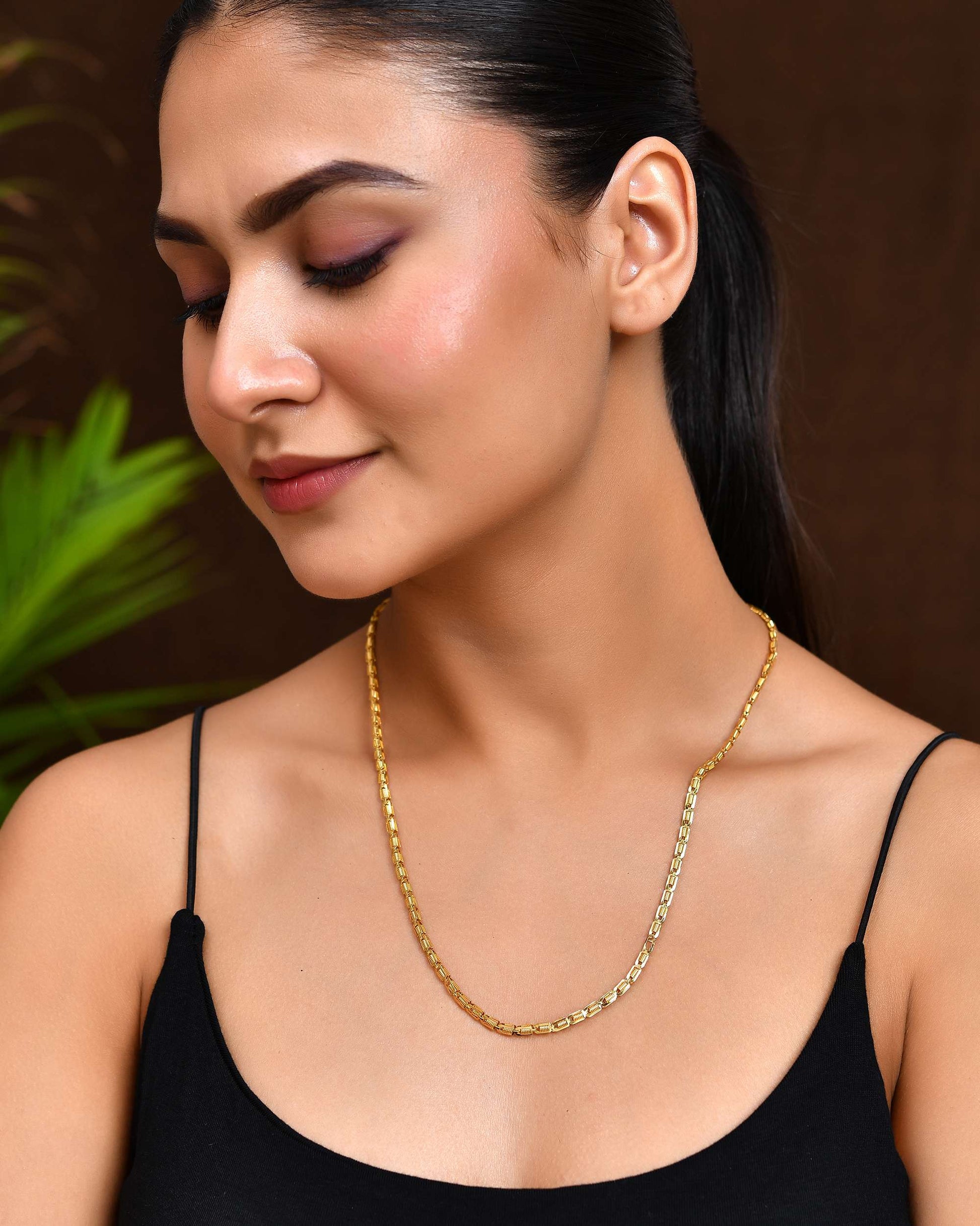 Jewels Nest Textured Barrel-Style Gold Chain Necklace – Luxurious Daily Wear 