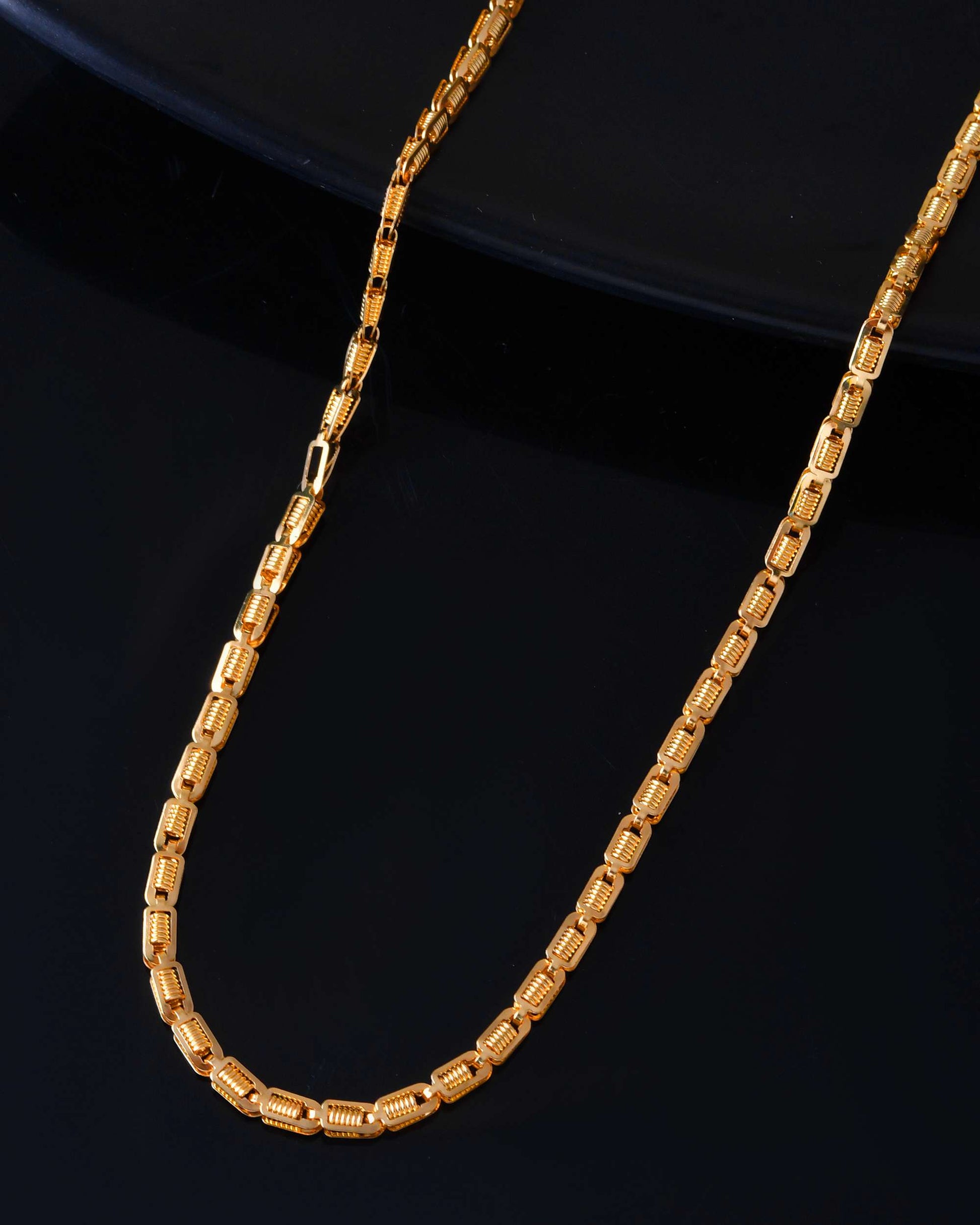 Jewels Nest Textured Barrel-Style Gold Chain Necklace – Luxurious Daily Wear 