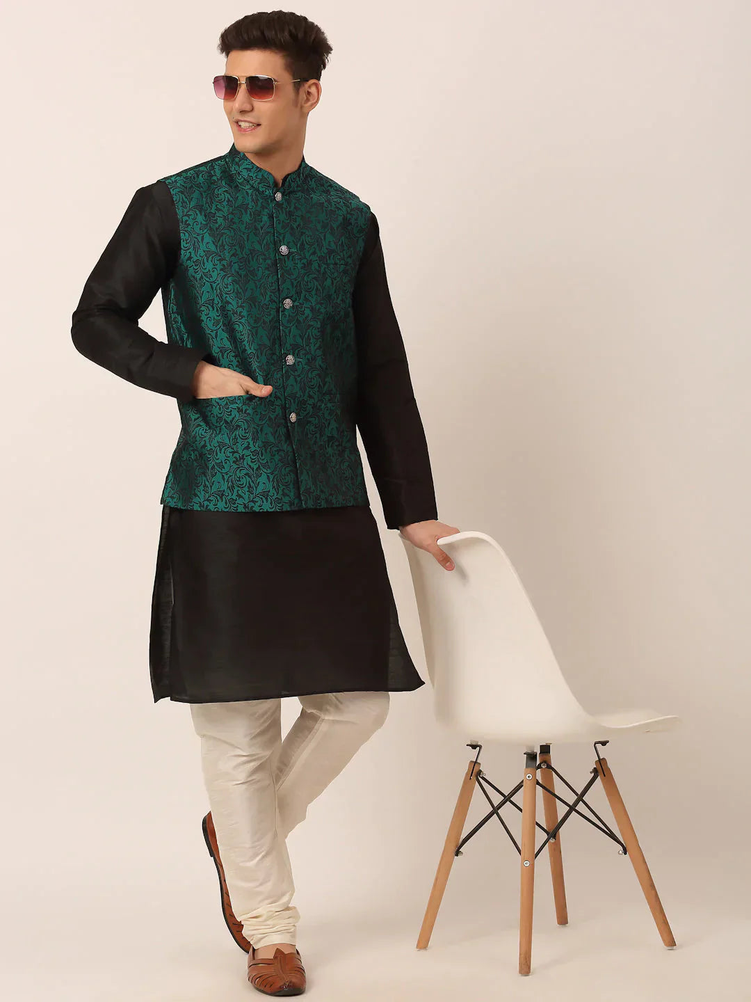 Jompers Men's Solid Kurta Pyjama With Green Woven Design Nehru Jacket
