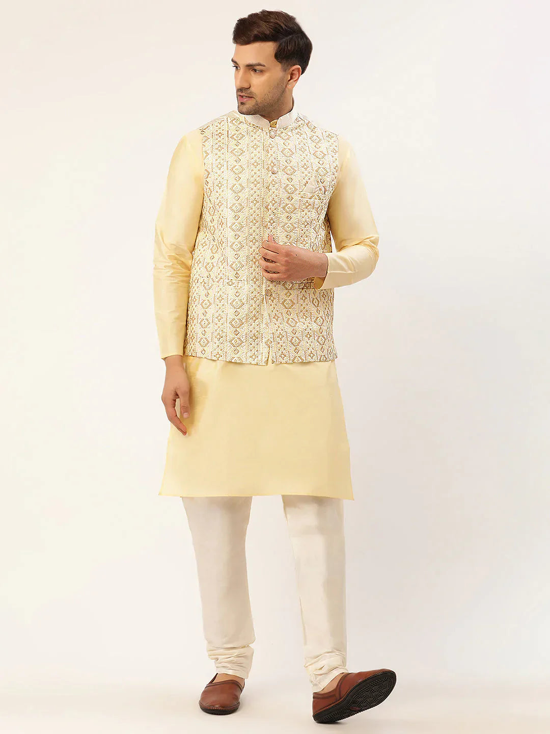 Jompers Men's Solid Kurta Pyjama With White Embroidered Nehru Jacket