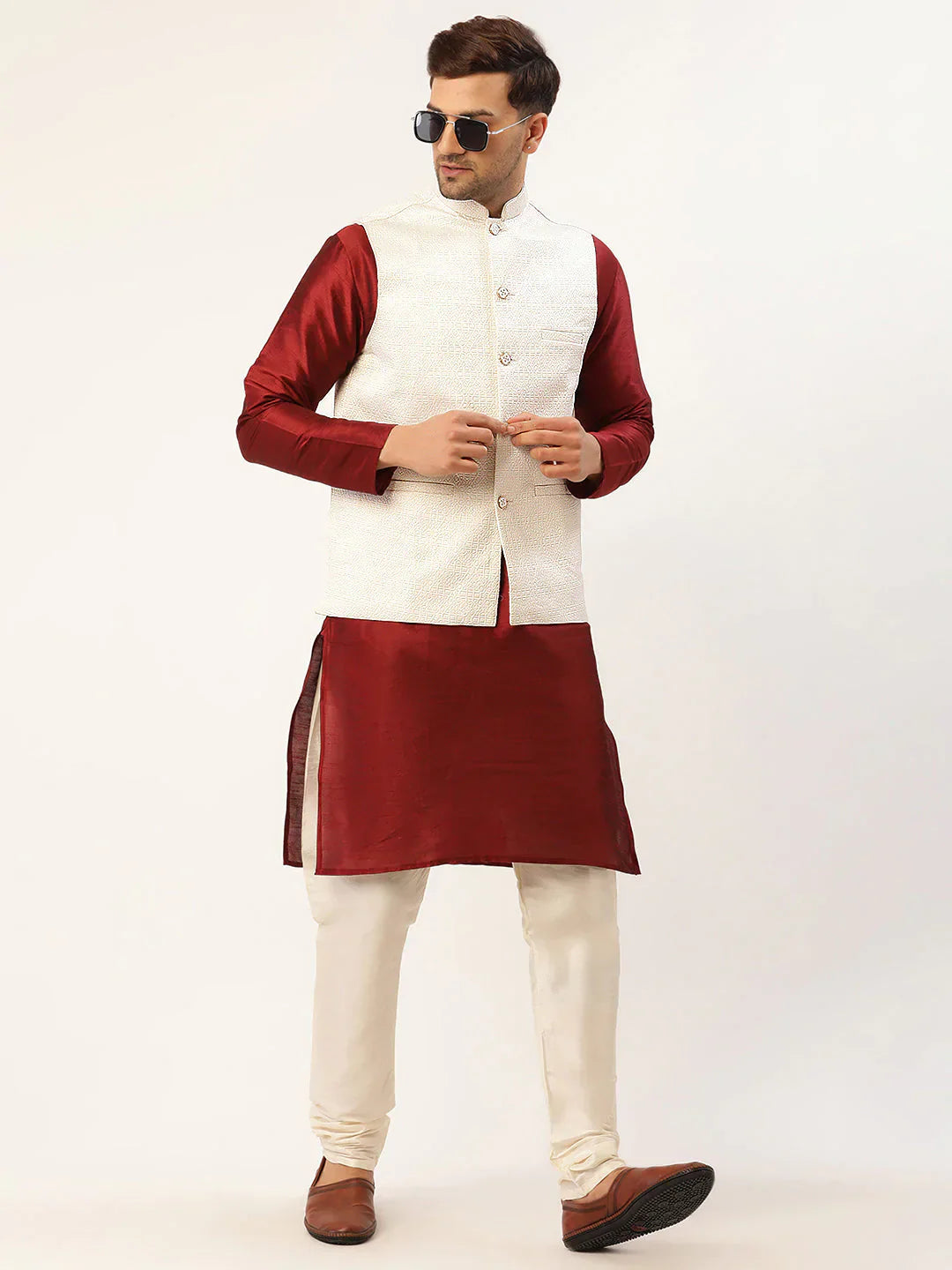 Jompers Men's Solid Kurta Pyjama With White Embroidered Nehru Jacket