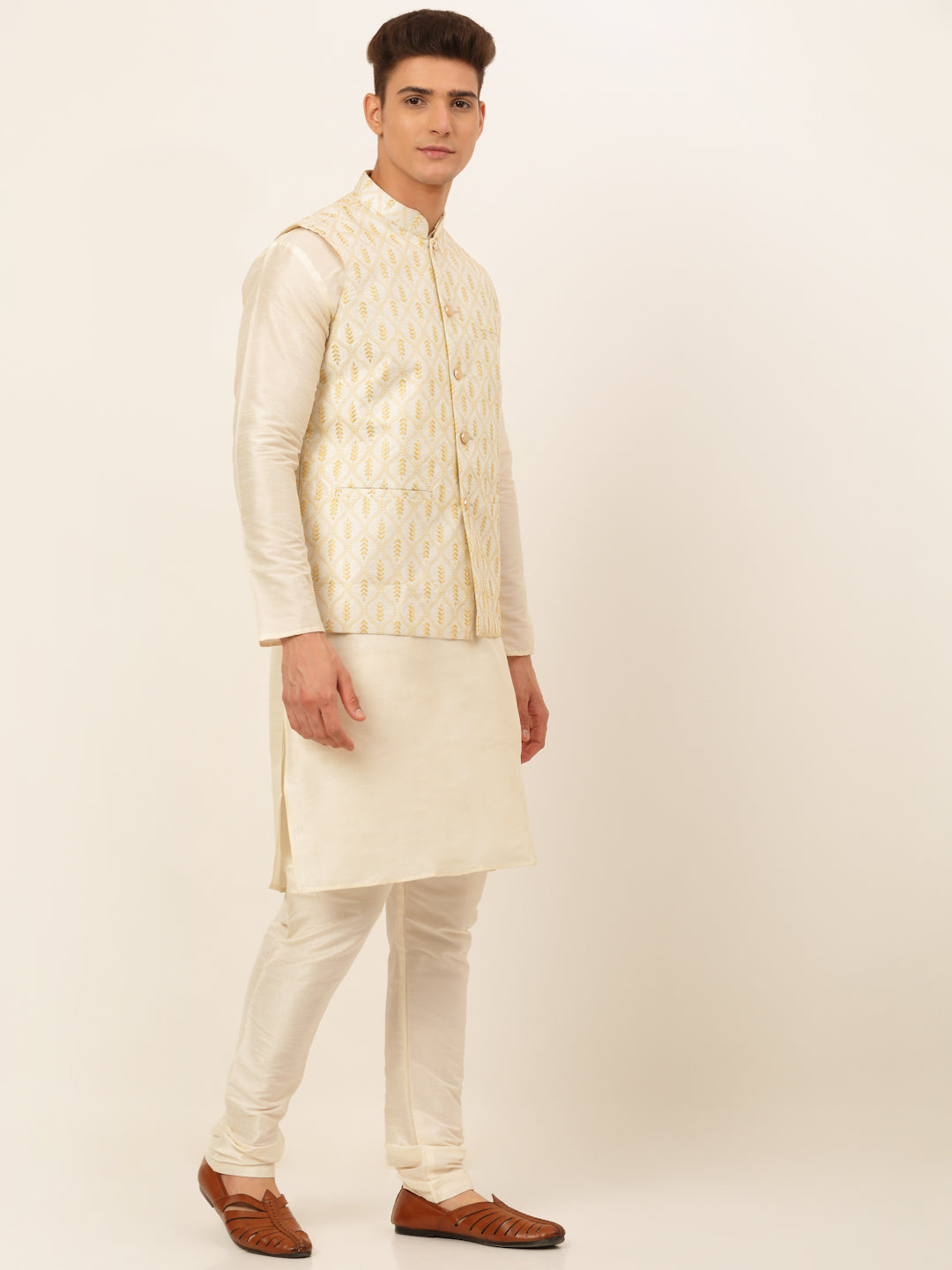 Jompers Men's Solid Kurta Pyjama With Nehru Jacket - Silver