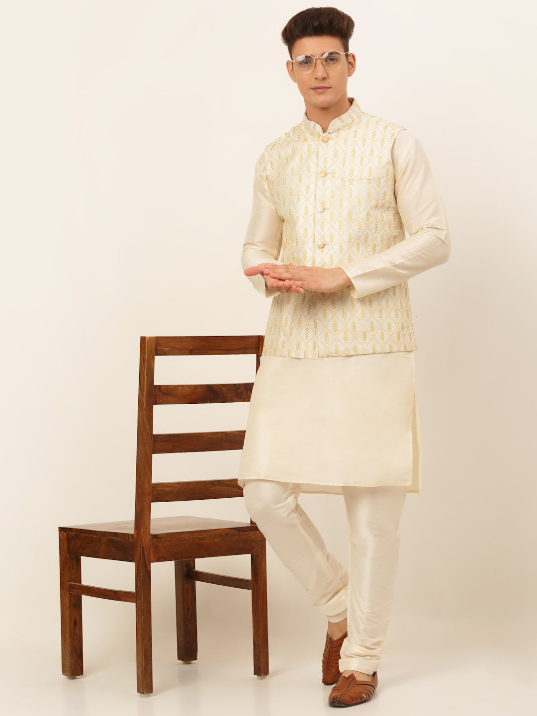 Jompers Men's Solid Kurta Pyjama With Nehru Jacket - Silver