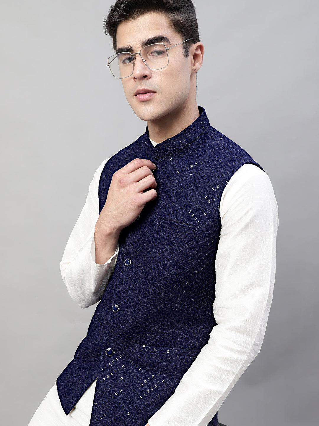 Jompers Men's White Solid Kurta Pyjama with Navy Blue Embroidered Nehru Jacket