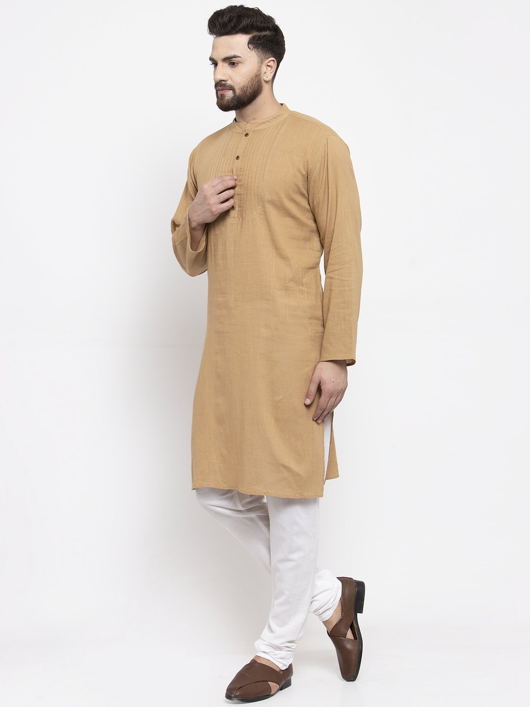 Jompers Men Beige & White Solid Pin-tucks Kurta with Churidar