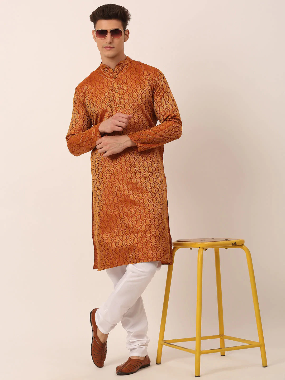 Jompers Men's Woven Design Jacquard Kurta Pyjama - Maroon