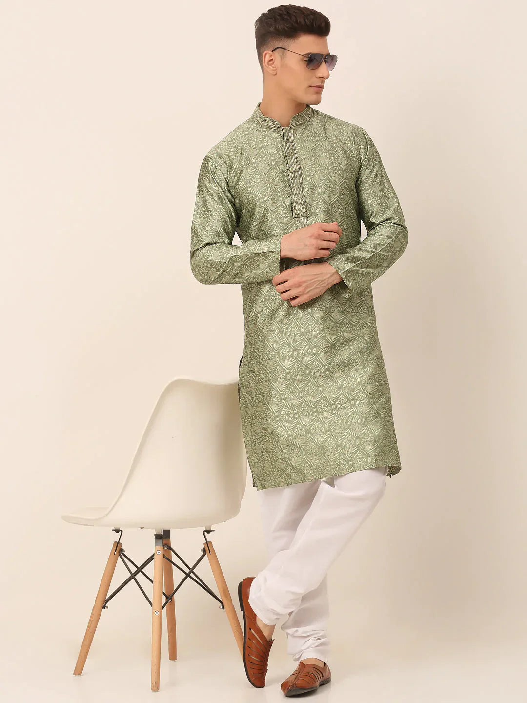 Jompers Men's Silk Blend Collar Embroidered Kurta Pyjama Set - Pista