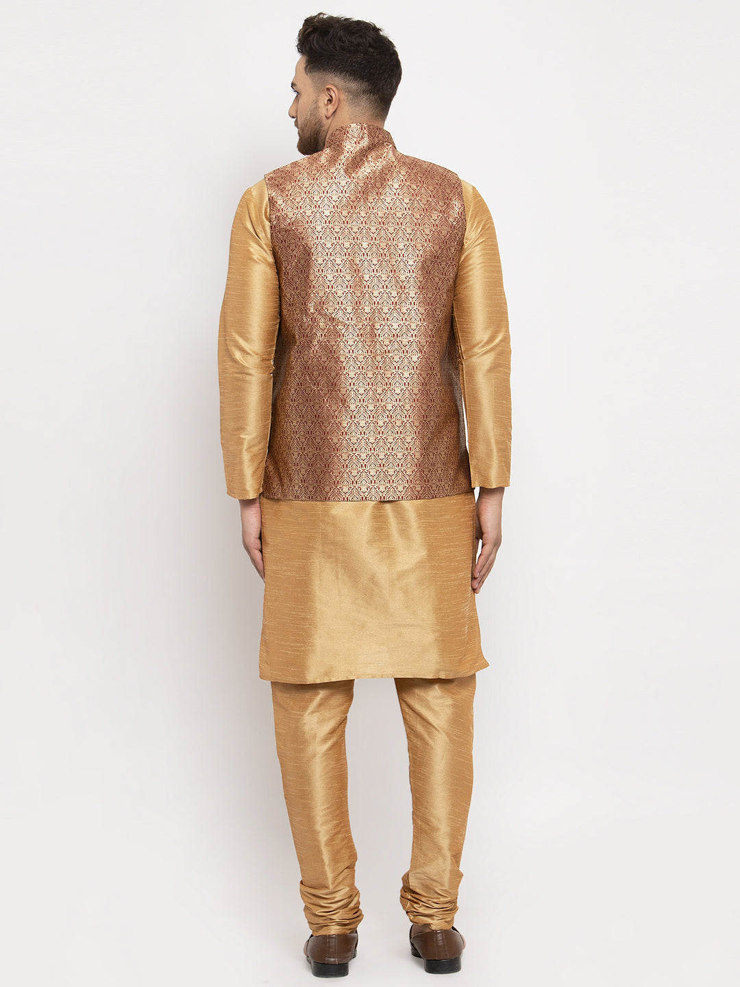 Jompers Men's Solid Dupion Kurta Pajama with Woven Jacqaurd Waistcoat (Maroon-G)