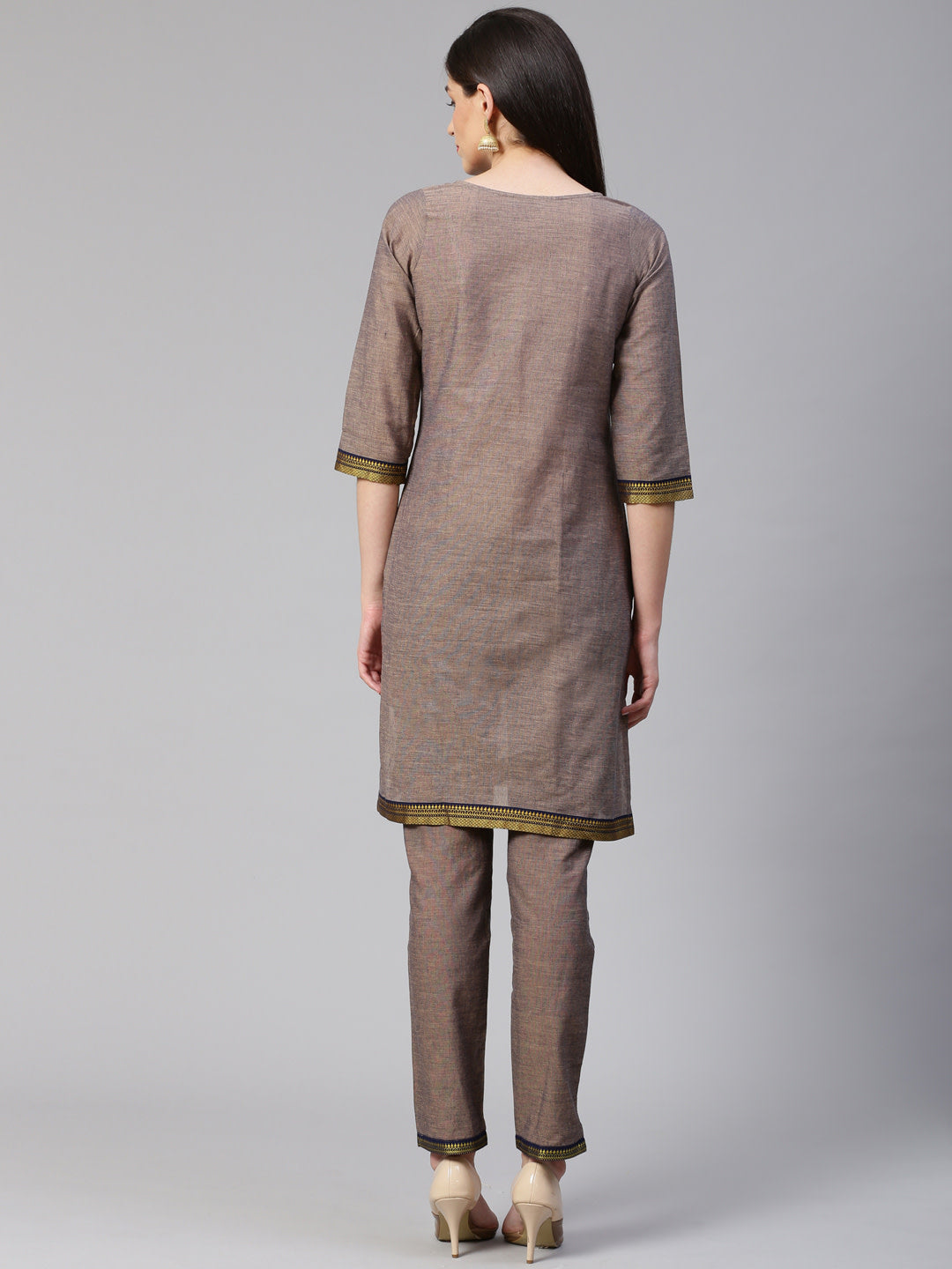 Jompers Women Grey Yoke Design Kurta with Trousers